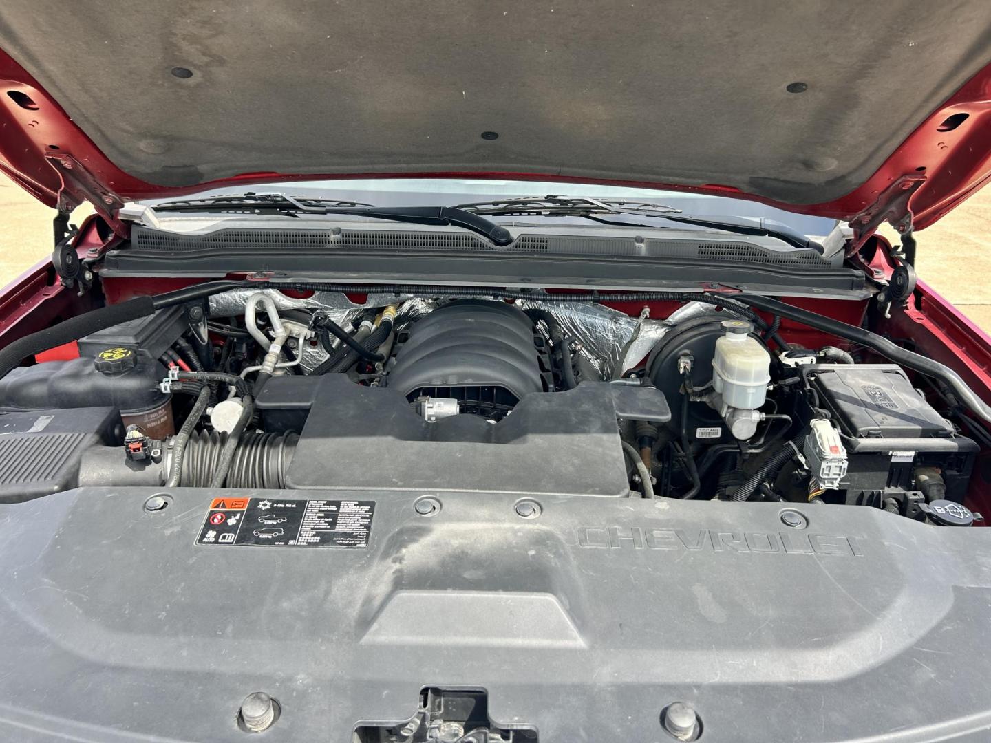 2015 RED /TAN Chevrolet Suburban LT 1500 2WD (1GNSCJKC1FR) with an 5.3L V8 OHV 16V engine, 6-Speed Automatic transmission, located at 17760 Hwy 62, Morris, OK, 74445, (918) 733-4887, 35.609104, -95.877060 - 2015 CHEVY SUBURBAN HAS A 5.3L V8 ENGINE AND IS RWD. POWER LOCKS, POWER WINDOWS, POWER SEATS. PUSH BUTTON START, KEYLESS ENTRY. AM/FM STEREO, SATALITE RADIO, CD PLAYER. EQUIPPED WITH NICE LEATHER SEATS, DUAL AIR, BLUETOOTH, CRUISE CONTROL. HEATED SEATS FRONT AND REAR, ALSO A HEATED STEERING WHEEL - Photo#21