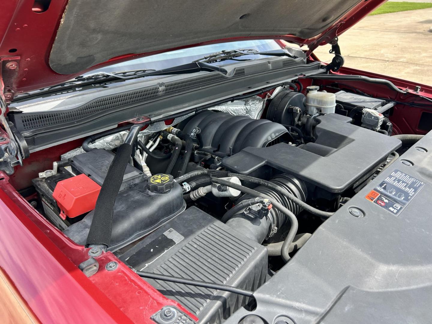 2015 RED /TAN Chevrolet Suburban LT 1500 2WD (1GNSCJKC1FR) with an 5.3L V8 OHV 16V engine, 6-Speed Automatic transmission, located at 17760 Hwy 62, Morris, OK, 74445, (918) 733-4887, 35.609104, -95.877060 - 2015 CHEVY SUBURBAN HAS A 5.3L V8 ENGINE AND IS RWD. POWER LOCKS, POWER WINDOWS, POWER SEATS. PUSH BUTTON START, KEYLESS ENTRY. AM/FM STEREO, SATALITE RADIO, CD PLAYER. EQUIPPED WITH NICE LEATHER SEATS, DUAL AIR, BLUETOOTH, CRUISE CONTROL. HEATED SEATS FRONT AND REAR, ALSO A HEATED STEERING WHEEL - Photo#23