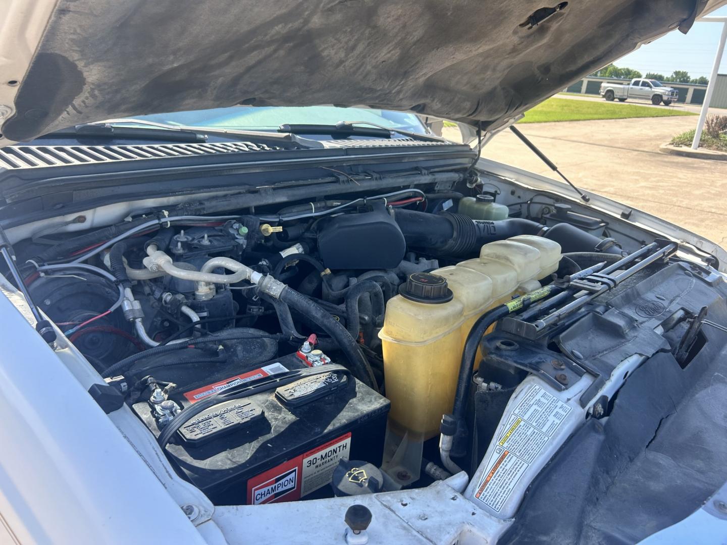 2001 White /TAN Ford Excursion Limited 4WD (1FMNU43S41E) with an 6.8L V10 SOHC 20V engine, 4-Speed Automatic Overdrive transmission, located at 17760 Hwy 62, Morris, OK, 74445, (918) 733-4887, 35.609104, -95.877060 - 2001 FORD EXCURSION LIMITED 4WD HAS THE 6.8L V10 ENGINE. IT FEATURES LEATHER INTERIOR, POWER WINDOWS, POWER LOCKS, POWER MIRRORS, AM/FM RADIO, CD PLAYER, CRUISE CONTROL, 2ND ROW SEATS, AND 3RD ROW SEATS. HAS A CLEAN TITLE. 293,547 MILES AND VENOM TIRES 275/55R20. WE OFFER A FREE CARFAX ON ALL OUR VE - Photo#21