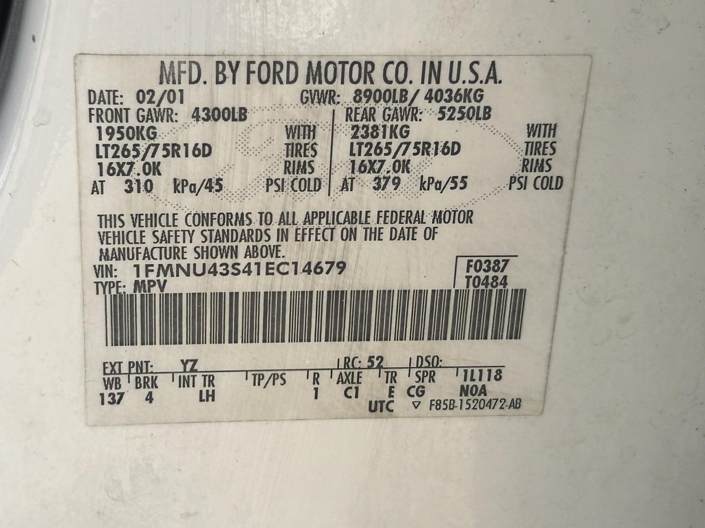 2001 White /TAN Ford Excursion Limited 4WD (1FMNU43S41E) with an 6.8L V10 SOHC 20V engine, 4-Speed Automatic Overdrive transmission, located at 17760 Hwy 62, Morris, OK, 74445, (918) 733-4887, 35.609104, -95.877060 - 2001 FORD EXCURSION LIMITED 4WD HAS THE 6.8L V10 ENGINE. IT FEATURES LEATHER INTERIOR, POWER WINDOWS, POWER LOCKS, POWER MIRRORS, AM/FM RADIO, CD PLAYER, CRUISE CONTROL, 2ND ROW SEATS, AND 3RD ROW SEATS. HAS A CLEAN TITLE. 293,547 MILES AND VENOM TIRES 275/55R20. WE OFFER A FREE CARFAX ON ALL OUR VE - Photo#23