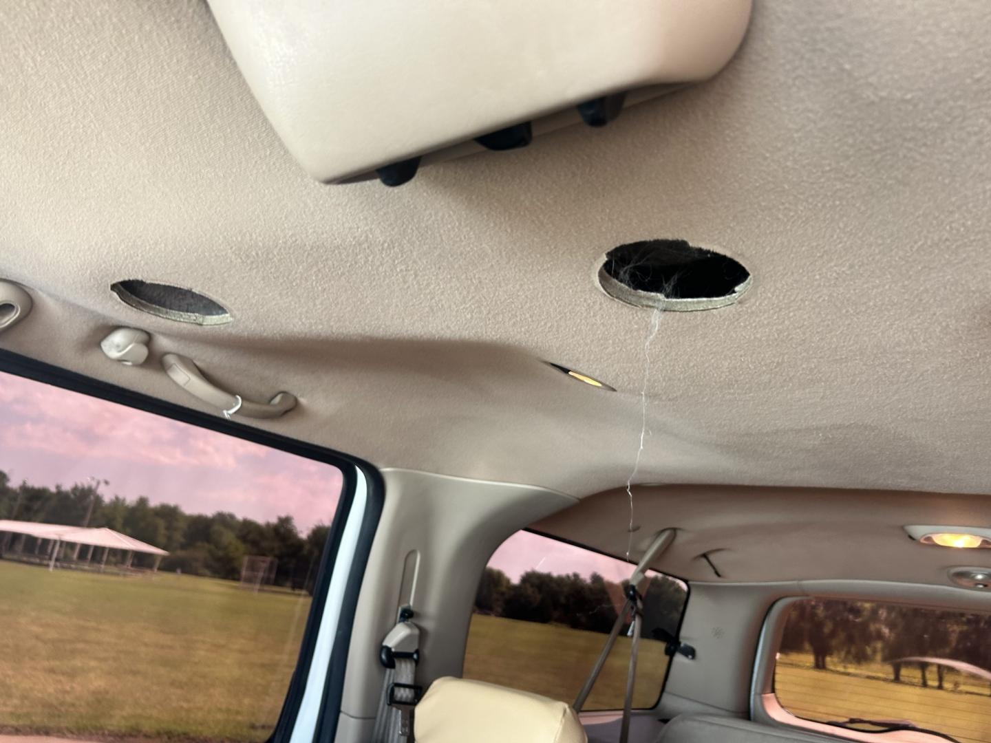 2001 White /TAN Ford Excursion Limited 4WD (1FMNU43S41E) with an 6.8L V10 SOHC 20V engine, 4-Speed Automatic Overdrive transmission, located at 17760 Hwy 62, Morris, OK, 74445, (918) 733-4887, 35.609104, -95.877060 - 2001 FORD EXCURSION LIMITED 4WD HAS THE 6.8L V10 ENGINE. IT FEATURES LEATHER INTERIOR, POWER WINDOWS, POWER LOCKS, POWER MIRRORS, AM/FM RADIO, CD PLAYER, CRUISE CONTROL, 2ND ROW SEATS, AND 3RD ROW SEATS. HAS A CLEAN TITLE. 293,547 MILES AND VENOM TIRES 275/55R20. WE OFFER A FREE CARFAX ON ALL OUR VE - Photo#32