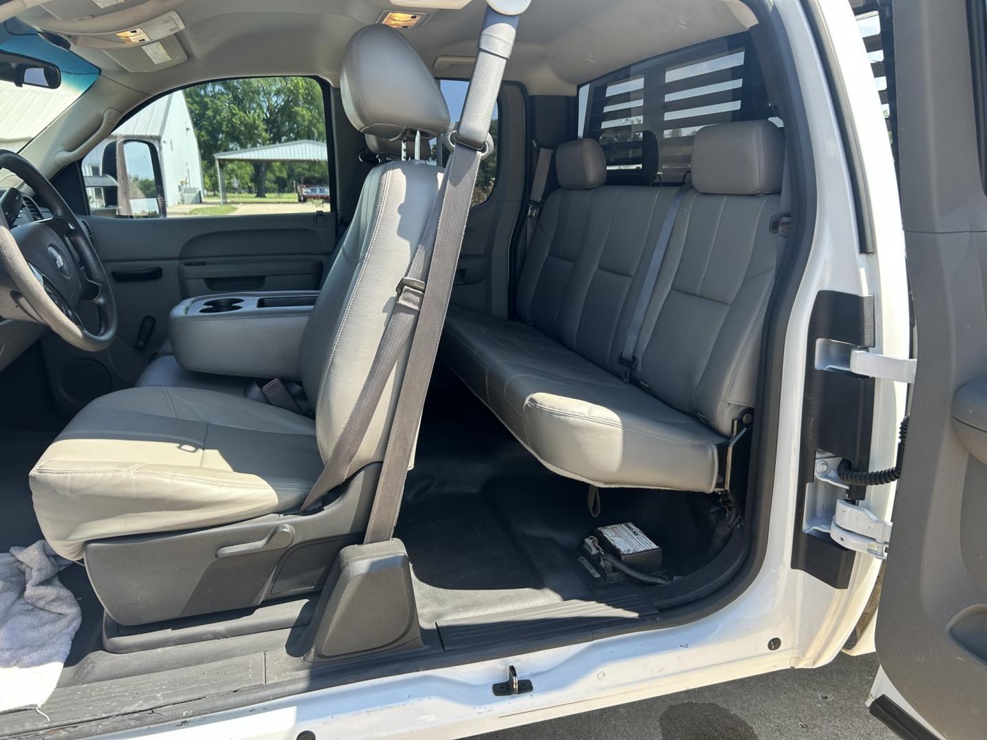 2013 White /Gray Chevrolet Silverado 2500HD (1GC2CVCB9DZ) with an 6.0L V8 OHV 16V CNG engine, 6-Speed Automatic transmission, located at 17760 Hwy 62, Morris, OK, 74445, (918) 733-4887, 35.609104, -95.877060 - 2013 CHEVY SILVERADO 2500 HD 2WD BI-FUEL SYSTEM RUNS ON CNG OR GASOLINE WITH THE 6.0L V8 ENGINE. IT FEATURES MANUAL SEATS, LEATHER INTERIOR, POWER LOCKS, MANUAL WINDOWS, AM/FM RADIO, CRUSIE CONTROL, TRACTION CONTROL, TAILER BRAKES, SAFETY LIGHT, BED LINER, AND RKI TOOL BOXES. ONLY 183,716 MILES WI - Photo#15