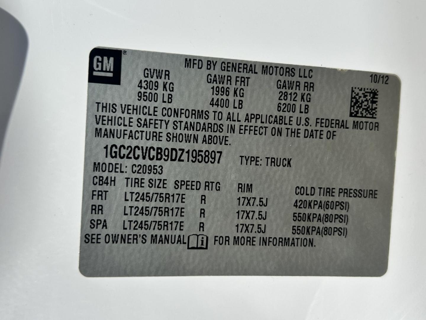 2013 White /Gray Chevrolet Silverado 2500HD (1GC2CVCB9DZ) with an 6.0L V8 OHV 16V CNG engine, 6-Speed Automatic transmission, located at 17760 Hwy 62, Morris, OK, 74445, (918) 733-4887, 35.609104, -95.877060 - 2013 CHEVY SILVERADO 2500 HD 2WD BI-FUEL SYSTEM RUNS ON CNG OR GASOLINE WITH THE 6.0L V8 ENGINE. IT FEATURES MANUAL SEATS, LEATHER INTERIOR, POWER LOCKS, MANUAL WINDOWS, AM/FM RADIO, CRUSIE CONTROL, TRACTION CONTROL, TAILER BRAKES, SAFETY LIGHT, BED LINER, AND RKI TOOL BOXES. ONLY 183,716 MILES WI - Photo#30