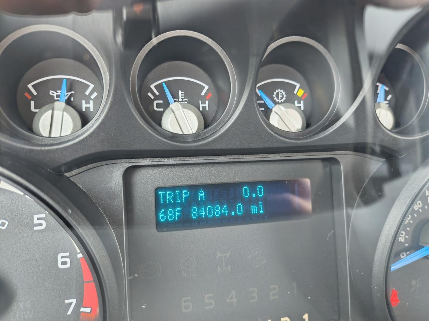 2013 White /GRAY Ford F-250 SD XL 2WD (1FTBF2A69DE) with an 6.2L V8 OHV 16V engine, 6-Speed Automatic transmission, located at 17760 Hwy 62, Morris, OK, 74445, (918) 733-4887, 35.609104, -95.877060 - 2013 F250 2WD SUPER DUTY HAS THE 6.2L V8 ENGINE. THIS IS A DEDICATED CNG ONLY RUNS ON COMPRESSED NATURAL GAS. ***CLEAN TITLE*** THIS FEATURES LEATHER SEATS, MANUAL SEATS, MANUAL WINDOWS, MANUAL LOCKS, MANUAL MIRRORS, AM FM RADIO, METAL CONSOLE, CRUISE CONTROL, TRACTION CONTROL, TRAILER BRAKES, TRAIL - Photo#10