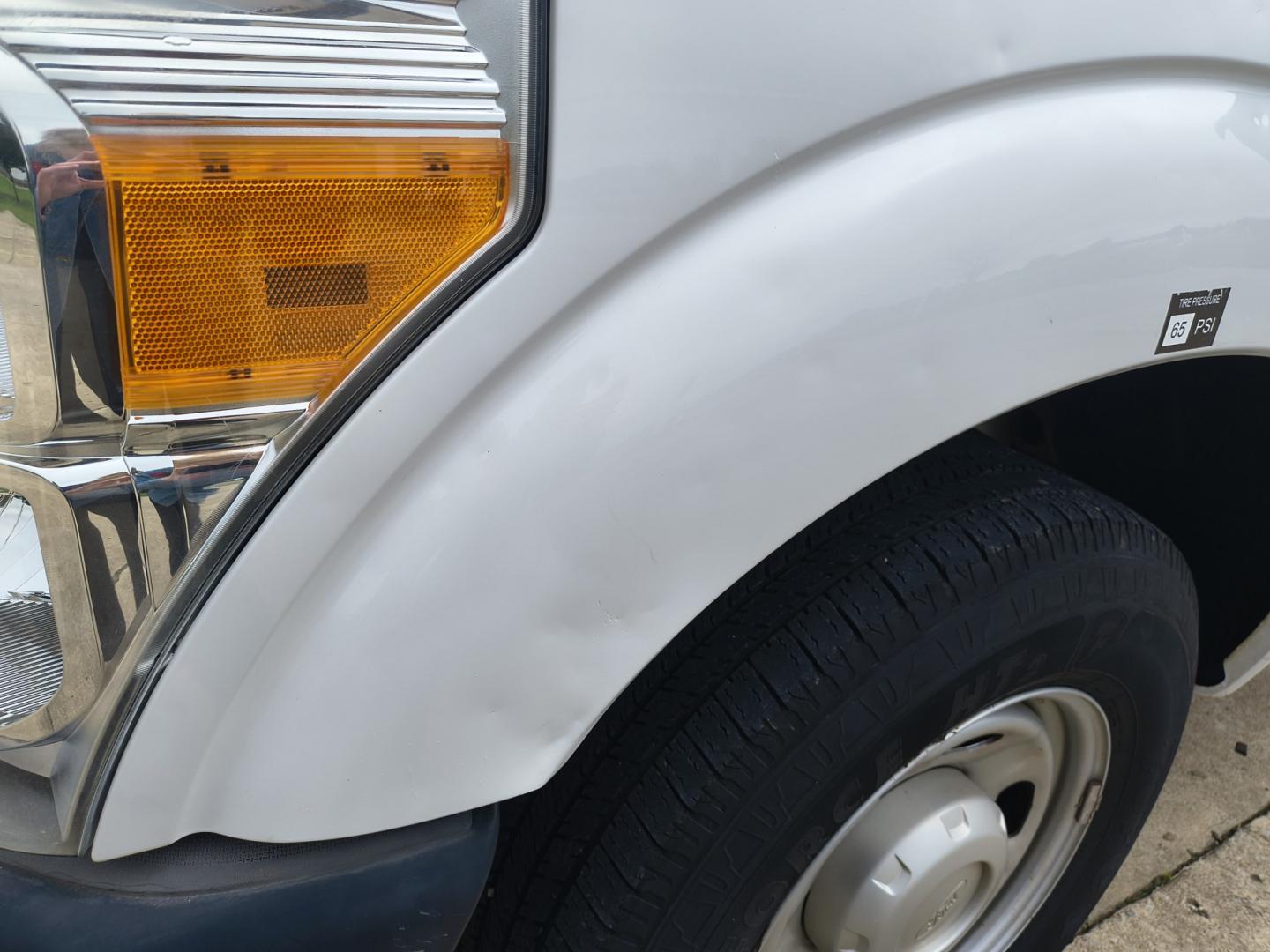 2013 White /GRAY Ford F-250 SD XL 2WD (1FTBF2A69DE) with an 6.2L V8 OHV 16V engine, 6-Speed Automatic transmission, located at 17760 Hwy 62, Morris, OK, 74445, (918) 733-4887, 35.609104, -95.877060 - 2013 F250 2WD SUPER DUTY HAS THE 6.2L V8 ENGINE. THIS IS A DEDICATED CNG ONLY RUNS ON COMPRESSED NATURAL GAS. ***CLEAN TITLE*** THIS FEATURES LEATHER SEATS, MANUAL SEATS, MANUAL WINDOWS, MANUAL LOCKS, MANUAL MIRRORS, AM FM RADIO, METAL CONSOLE, CRUISE CONTROL, TRACTION CONTROL, TRAILER BRAKES, TRAIL - Photo#30