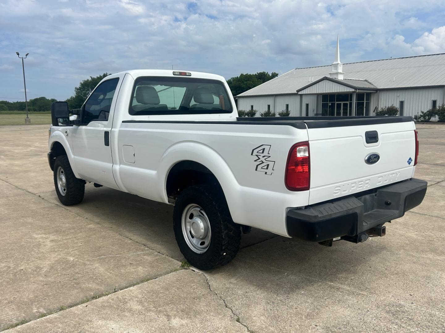 2013 White /Gray Ford F-250 SD (1FTBF2B69DE) with an 6.2L V8 OHV 16V engine, 6-Speed Automatic transmission, located at 17760 Hwy 62, Morris, OK, 74445, (918) 733-4887, 35.609104, -95.877060 - 2013 F250 4WD SUPER DUTY HAS THE 6.2L V8 ENGINE. THIS IS A DEDICATED CNG ONLY RUNS ON COMPRESSED NATURAL GAS. ***CLEAN TITLE*** THIS FEATURES LEATHER SEATS, MANUAL SEATS, MANUAL WINDOWS, MANUAL LOCKS, MANUAL MIRRORS, AM/FM RADIO, CRUISE CONTROL, TRACTION CONTROL, TRAILER BRAKES, AND TRAILER HITCH. - Photo#6