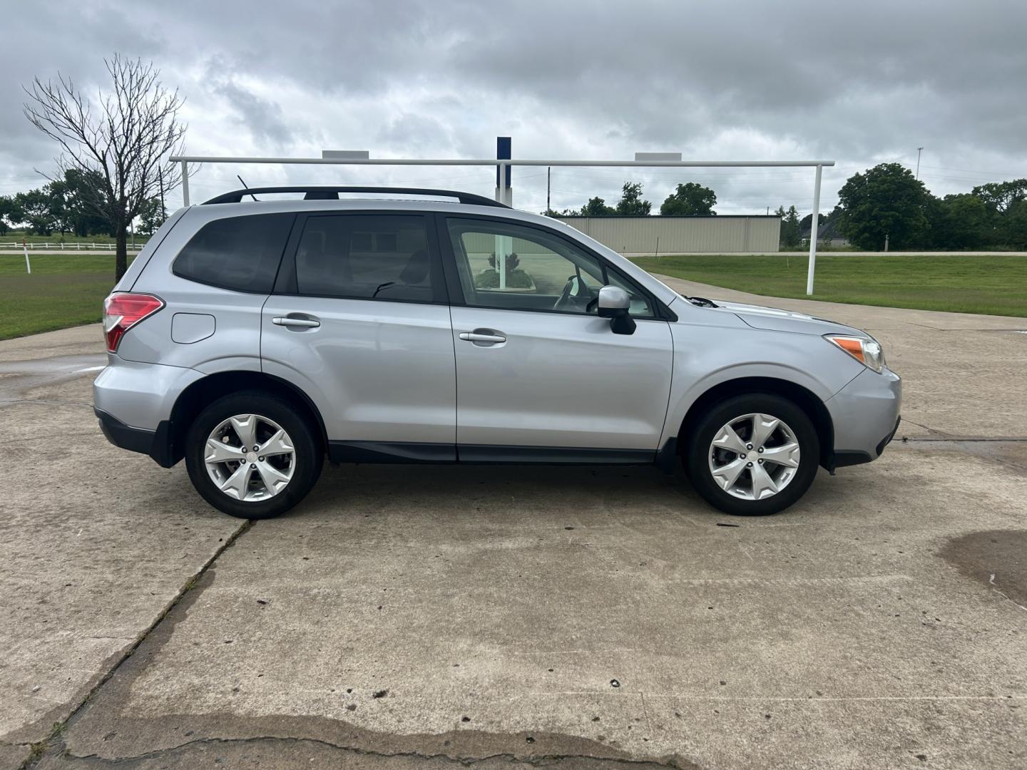 2015 Silver /BLACK Subaru Forester (JF2SJADC9FH) with an 2.5L H4 SOHC 16V engine, 6-Speed Automatic transmission, located at 17760 Hwy 62, Morris, OK, 74445, (918) 733-4887, 35.609104, -95.877060 - 2015 SUBARU FORESTER AWD WITH THE 2.5L ENGINE. IT FEATURES CLOTH INTERIOR, POWER AND HEATED SEATS, POWER WINDOWS, POWER LOCKS, POWER MIRRORS, MULTI STEERING CONTROLS, CRUISE CONTROL, HANDS FREE CALLING, AM/FM RADIO, CD PLAYER, AUXILARY PORT, BACKUP CAMERA, BACK SEATS THAT FOLD FOR CARGO SPACE, AND - Photo#3