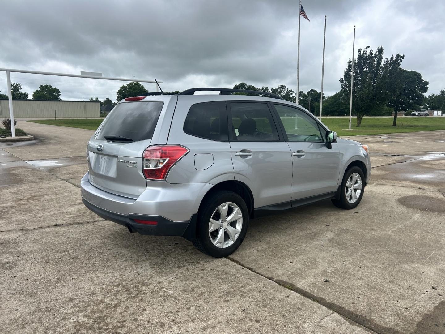 2015 Silver /BLACK Subaru Forester (JF2SJADC9FH) with an 2.5L H4 SOHC 16V engine, 6-Speed Automatic transmission, located at 17760 Hwy 62, Morris, OK, 74445, (918) 733-4887, 35.609104, -95.877060 - 2015 SUBARU FORESTER AWD WITH THE 2.5L ENGINE. IT FEATURES CLOTH INTERIOR, POWER AND HEATED SEATS, POWER WINDOWS, POWER LOCKS, POWER MIRRORS, MULTI STEERING CONTROLS, CRUISE CONTROL, HANDS FREE CALLING, AM/FM RADIO, CD PLAYER, AUXILARY PORT, BACKUP CAMERA, BACK SEATS THAT FOLD FOR CARGO SPACE, AND - Photo#4