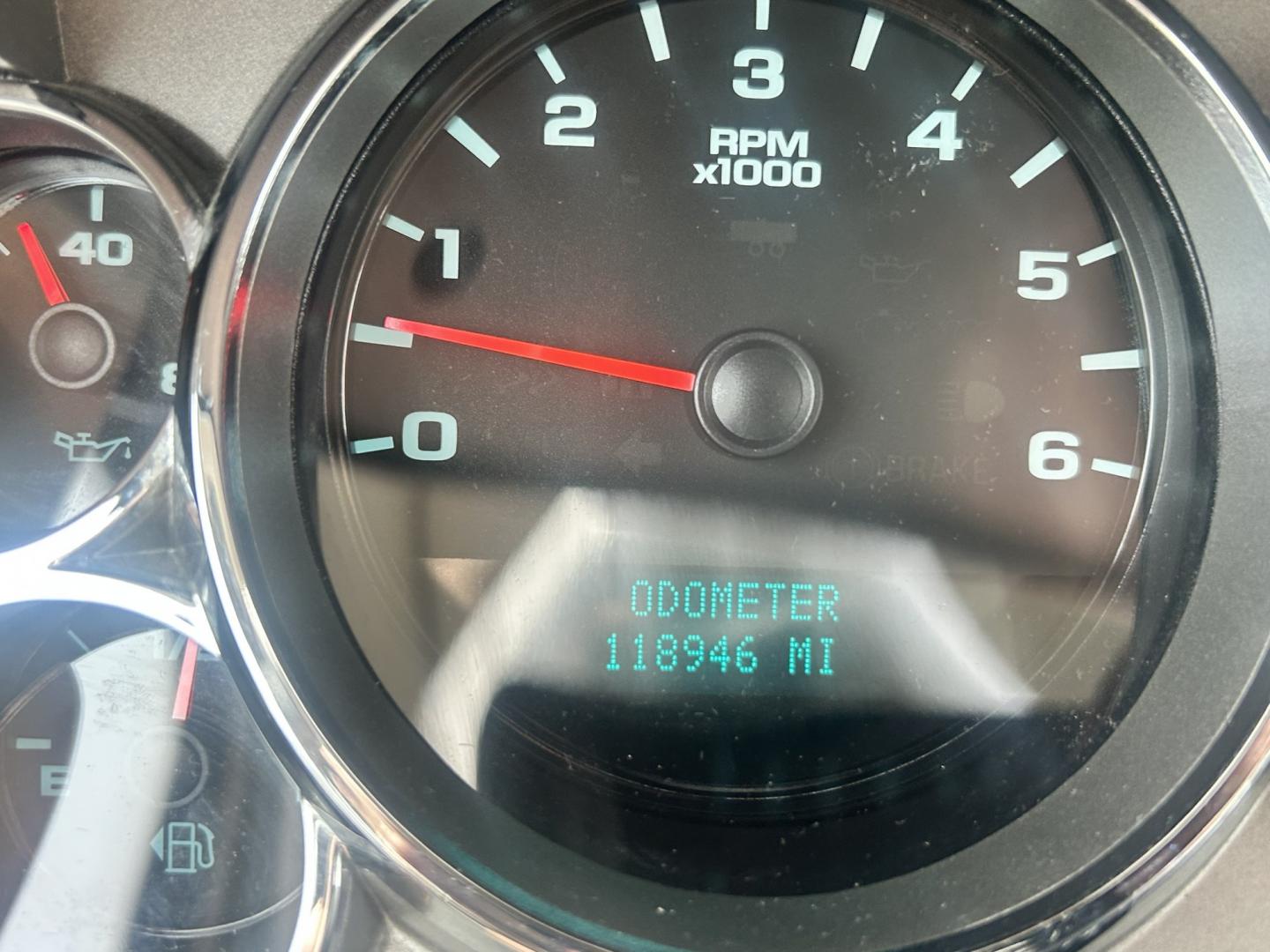 2013 White /BLACK Chevrolet Silverado 2500HD Work Truck Ext. Cab 2WD (1GC2CVCB3DZ) with an 6.0L V8 OHV 16V CNG engine, 6-Speed Automatic transmission, located at 17760 Hwy 62, Morris, OK, 74445, (918) 733-4887, 35.609104, -95.877060 - 2013 CHEVY SILVERADO 2500 HD 2WD BI-FUEL SYSTEM RUNS ON CNG OR GASOLINE WITH THE 6.0L V8 ENGINE. IT FEATURES MANUAL SEATS, CLOTH INTERIOR, MANUAL WINDOWS, MANUAL LOCKS, AM/FM RADIO, CRUSIE CONTROL, TRACTION CONTROL, TAILER BRAKES, AND SAFETY LIGHT. ONLY 118,946 MILES WITH FIRESTONE TIRES 265/70R17. - Photo#10