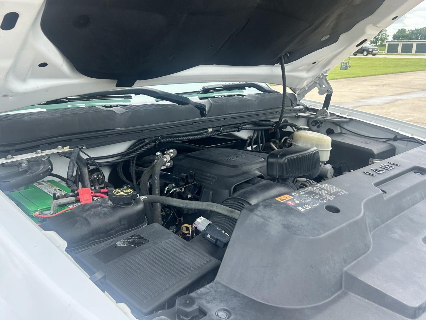 2013 White /BLACK Chevrolet Silverado 2500HD Work Truck Ext. Cab 2WD (1GC2CVCB3DZ) with an 6.0L V8 OHV 16V CNG engine, 6-Speed Automatic transmission, located at 17760 Hwy 62, Morris, OK, 74445, (918) 733-4887, 35.609104, -95.877060 - 2013 CHEVY SILVERADO 2500 HD 2WD BI-FUEL SYSTEM RUNS ON CNG OR GASOLINE WITH THE 6.0L V8 ENGINE. IT FEATURES MANUAL SEATS, CLOTH INTERIOR, MANUAL WINDOWS, MANUAL LOCKS, AM/FM RADIO, CRUSIE CONTROL, TRACTION CONTROL, TAILER BRAKES, AND SAFETY LIGHT. ONLY 118,946 MILES WITH FIRESTONE TIRES 265/70R17. - Photo#21