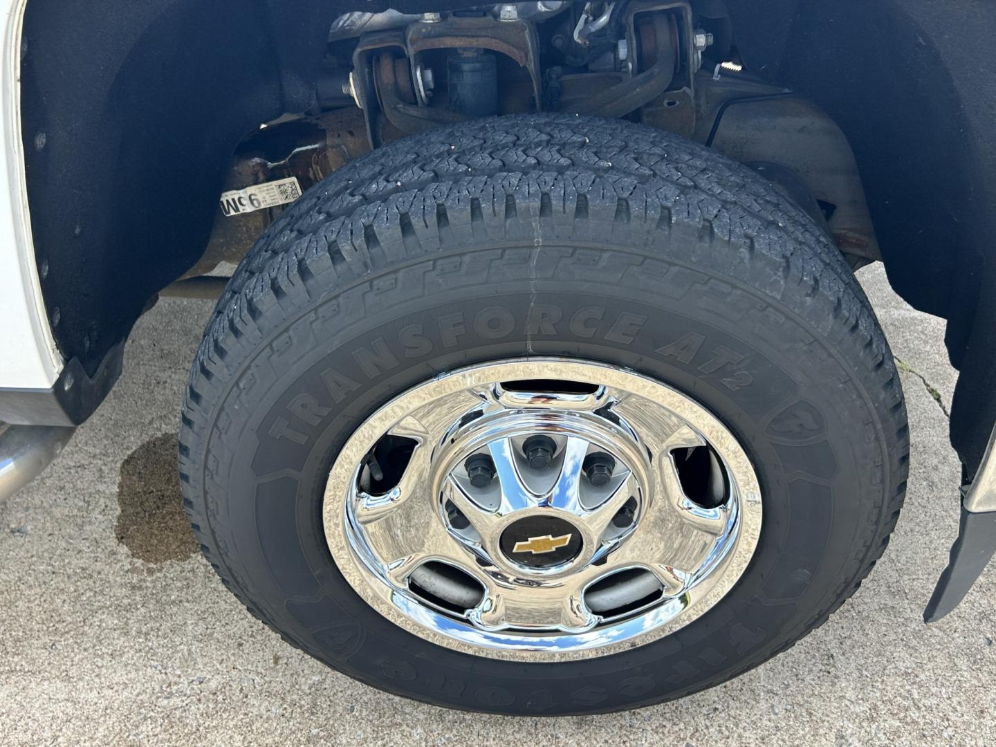 2016 White /Gray Chevrolet Silverado 2500HD Work Truck Double Cab 2WD (1GC2CUEG7GZ) with an 6.0L V8 OHV 16V FFV engine, 6A transmission, located at 17760 Hwy 62, Morris, OK, 74445, (918) 733-4887, 35.609104, -95.877060 - 2016 CHEVY SILVERADO 2500 HD 2WD BI-FUEL SYSTEM THAT RUNS ON CNG OR GASOLINE WITH 6.0L V8 ENIGINE. IT FEATURES POWER LOCKS, POWER WINDOWS, MANUAL SEATS, CLOTH INTERIOR, CRUSIE CONTROL, TRACTION CONTROL, TRAILER BRAKES, AM/FM RADIO, NO BACK SEAT HAS OPEN TOOL BOX, AND TOOL BED. ONLY 147,236 MILES WIT - Photo#34