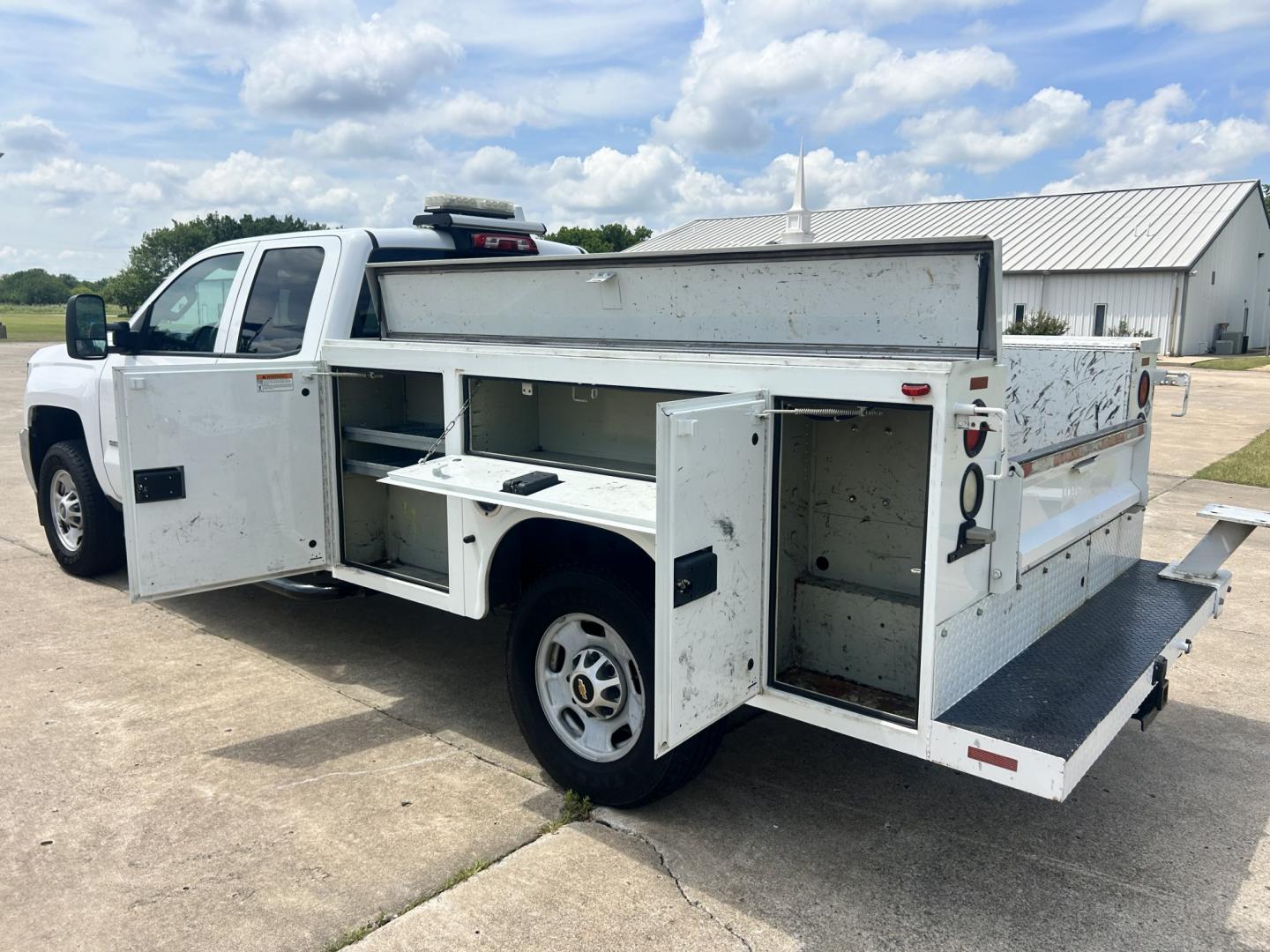 2015 White /GRAY Chevrolet Silverado 2500HD Work Truck Double Cab 2WD (1GC2CUEB5FZ) with an 6.0L V8 OHV 16V CNG engine, 6A transmission, located at 17760 Hwy 62, Morris, OK, 74445, (918) 733-4887, 35.609104, -95.877060 - 2015 CHEVY SILVERADO 1500 4WD BI-FUEL SYSTEM RUNS ON CNG OR GASOLINE WITH THE 5.3L V8 ENGINE. IT FEATURES MANUAL SEATS, CLOTH INTERIOR, POWER LOCKS, POWER WINDOWS, AM/FM RADIO, BACKUP CAMERA, CRUSIE CONTROL, TRACTION CONTROL, SAFETY LIGHT, AND WEATHER GUARD TOOL BOXES. ONLY 174,628 MILES WITH 265/70 - Photo#14