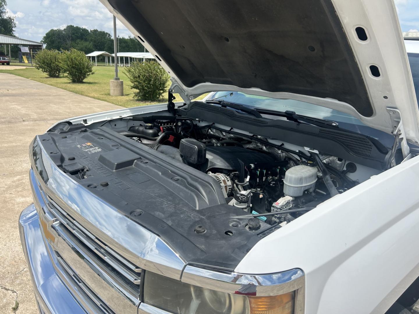 2015 White /GRAY Chevrolet Silverado 2500HD Work Truck Double Cab 2WD (1GC2CUEB5FZ) with an 6.0L V8 OHV 16V CNG engine, 6A transmission, located at 17760 Hwy 62, Morris, OK, 74445, (918) 733-4887, 35.609104, -95.877060 - 2015 CHEVY SILVERADO 1500 4WD BI-FUEL SYSTEM RUNS ON CNG OR GASOLINE WITH THE 5.3L V8 ENGINE. IT FEATURES MANUAL SEATS, CLOTH INTERIOR, POWER LOCKS, POWER WINDOWS, AM/FM RADIO, BACKUP CAMERA, CRUSIE CONTROL, TRACTION CONTROL, SAFETY LIGHT, AND WEATHER GUARD TOOL BOXES. ONLY 174,628 MILES WITH 265/70 - Photo#21