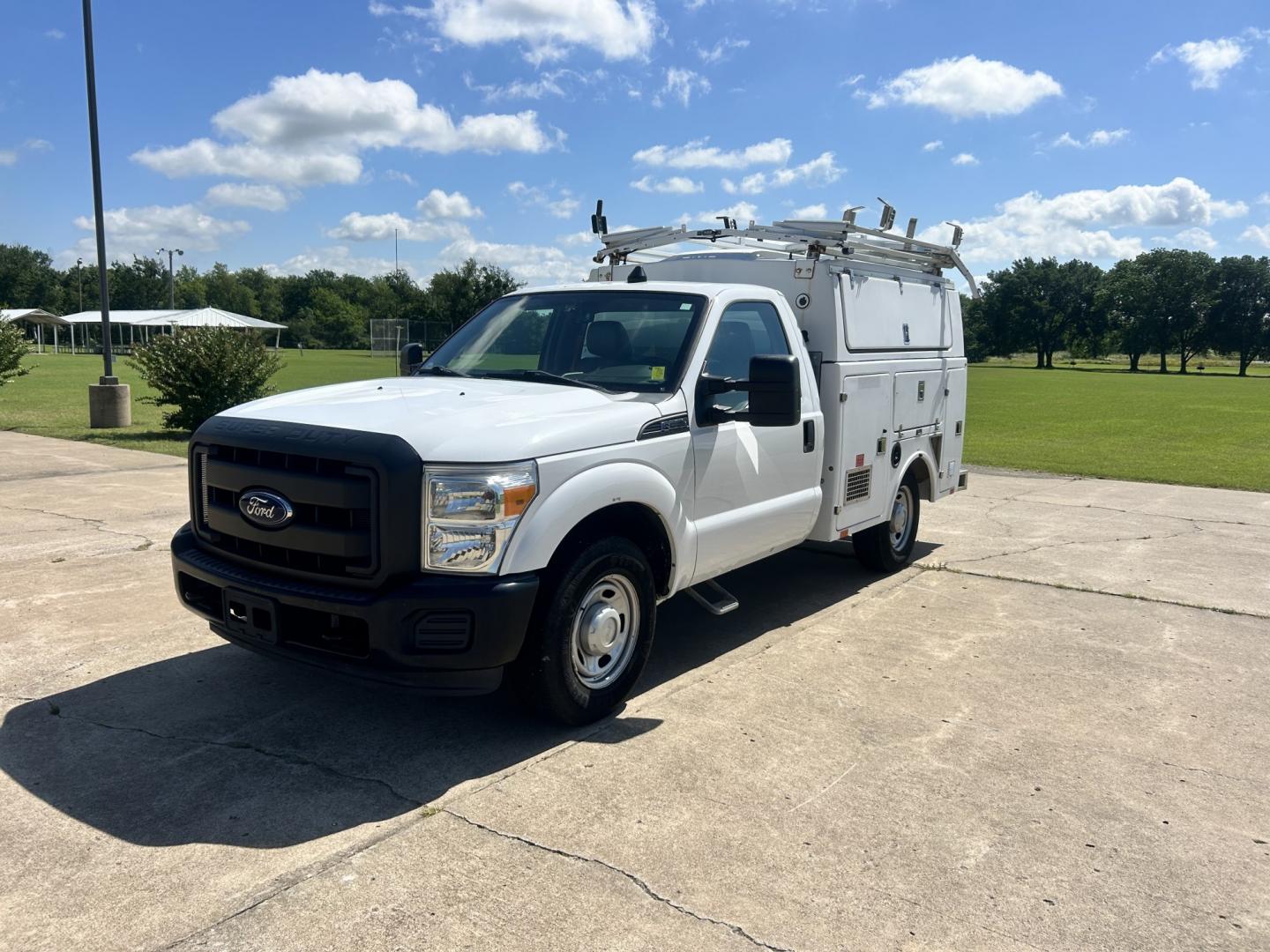 2013 White /GRAY Ford F-350 SD (1FDRF3A67DE) with an 6.2L V8 OHV 16V engine, 6-Speed Automatic transmission, located at 17760 Hwy 62, Morris, OK, 74445, (918) 733-4887, 35.609104, -95.877060 - 2013 FORD F-350 6.2 V8 RWD DEDICATED CNG ONLY RUNS ON COMPRESSED NATURAL GAS AND DOES NOT RUN ON GASOLINE. FEATURES MANUAL SEATS, MANUAL LOCKS, MANUAL WINDOWS, MANUAL MIRRORS, AM/FM STEREO, VINYL SEATS, CRUISE CONTROL, TRACTION CONTROL, FACTORY-EQUIPT TRAILER BREAKS, POWER CONVERTER, GASOLINE CUMMIN- Photo#0