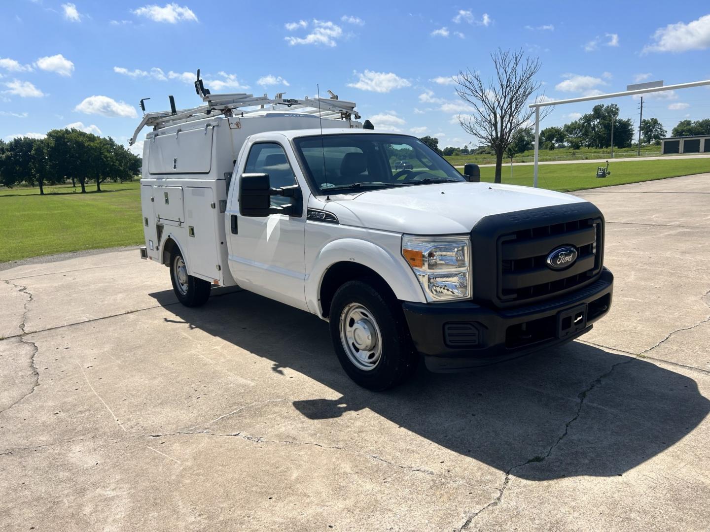 2013 White /GRAY Ford F-350 SD (1FDRF3A67DE) with an 6.2L V8 OHV 16V engine, 6-Speed Automatic transmission, located at 17760 Hwy 62, Morris, OK, 74445, (918) 733-4887, 35.609104, -95.877060 - 2013 FORD F-350 6.2 V8 RWD DEDICATED CNG ONLY RUNS ON COMPRESSED NATURAL GAS AND DOES NOT RUN ON GASOLINE. FEATURES MANUAL SEATS, MANUAL LOCKS, MANUAL WINDOWS, MANUAL MIRRORS, AM/FM STEREO, VINYL SEATS, CRUISE CONTROL, TRACTION CONTROL, FACTORY-EQUIPT TRAILER BREAKS, POWER CONVERTER, GASOLINE CUMMIN- Photo#3