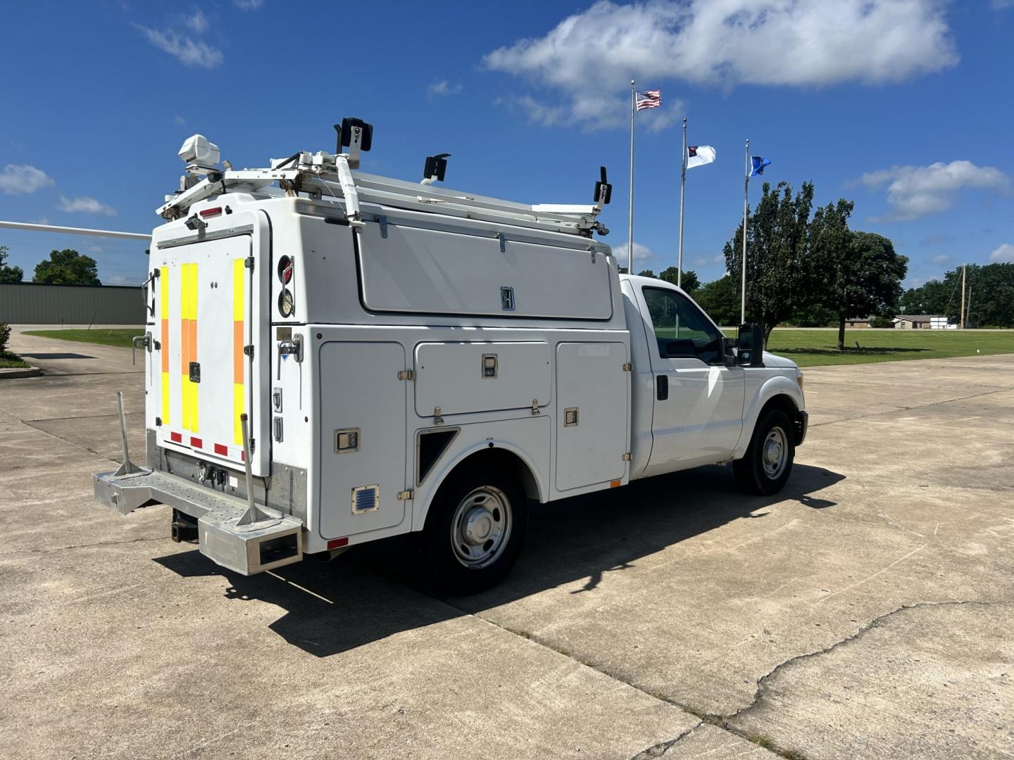 2013 White /GRAY Ford F-350 SD (1FDRF3A67DE) with an 6.2L V8 OHV 16V engine, 6-Speed Automatic transmission, located at 17760 Hwy 62, Morris, OK, 74445, (918) 733-4887, 35.609104, -95.877060 - 2013 FORD F-350 6.2 V8 RWD DEDICATED CNG ONLY RUNS ON COMPRESSED NATURAL GAS AND DOES NOT RUN ON GASOLINE. FEATURES MANUAL SEATS, MANUAL LOCKS, MANUAL WINDOWS, MANUAL MIRRORS, AM/FM STEREO, VINYL SEATS, CRUISE CONTROL, TRACTION CONTROL, FACTORY-EQUIPT TRAILER BREAKS, POWER CONVERTER, GASOLINE CUMMIN- Photo#5