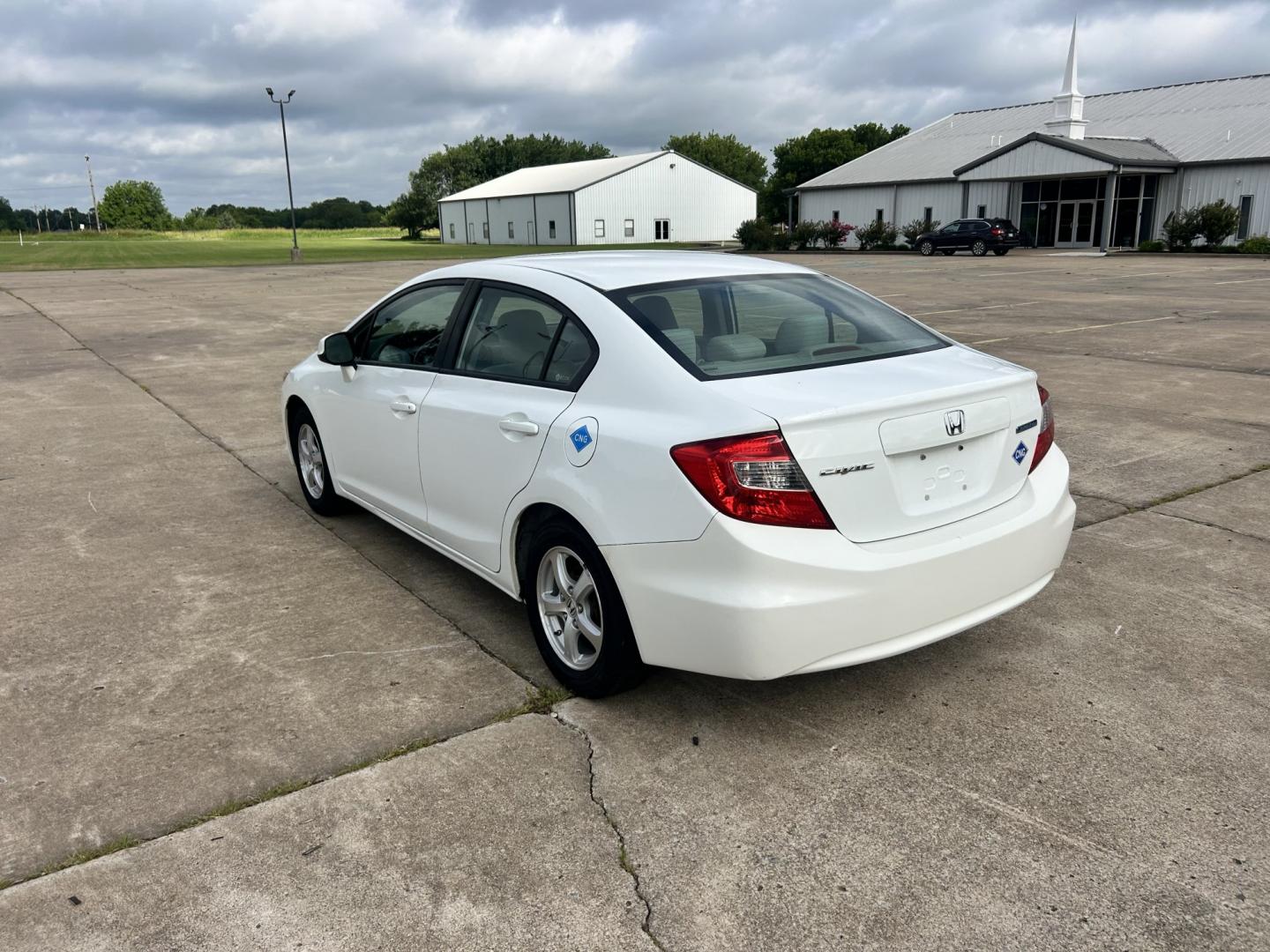2012 White /GRAY Honda Civic (19XFB5F58CE) with an 1.8L L4 SOHC 16V CNG engine, 5-Speed Automatic transmission, located at 17760 Hwy 62, Morris, OK, 74445, (918) 733-4887, 35.609104, -95.877060 - 2012 HONDA CIVIC DEDICATED CNG (RUNS ONLY ON COMPRESSED NATURAL GAS) HAS A 1.8L 4 CYLINDER ENGINE AND IS 2WD. FEATURES MANUAL SEATS, POWER LOCKS, POWER MIRRORS, POWER WINDOWS. HAS AM/FM RADIO, CD PLAYER, AUX PORT, CRUISE CONTROL, MULTI-FUNCTION STEERING WHEEL CONTROL, HANDS FREE CALLING, AND TRACTIO- Photo#7