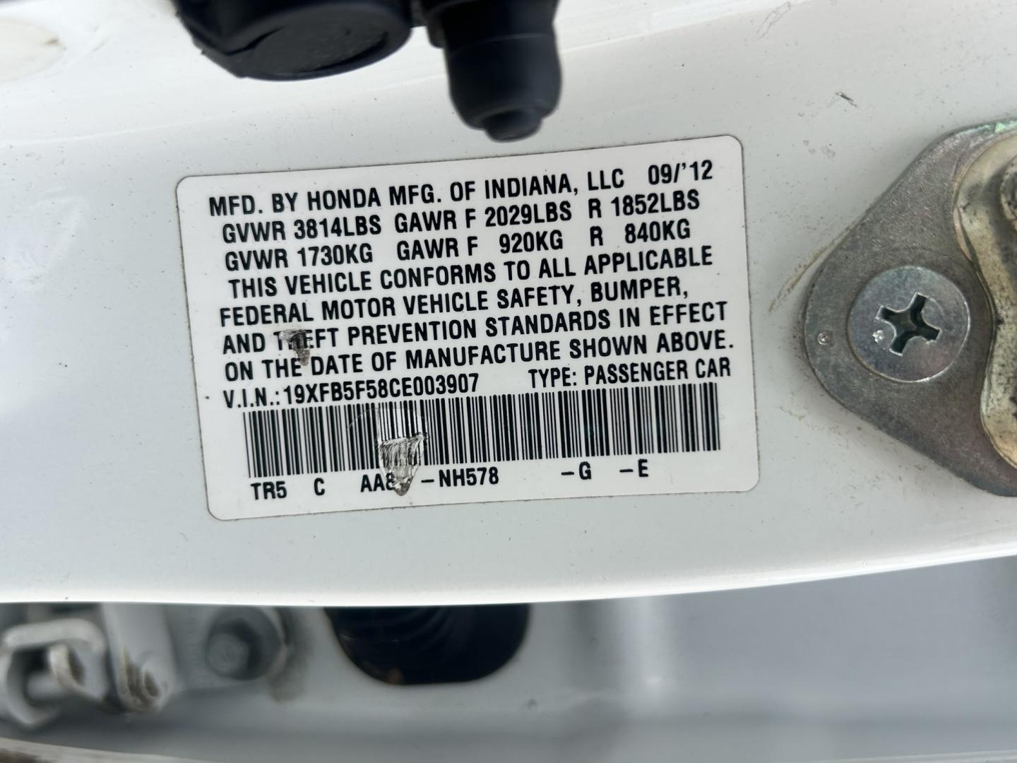 2012 White /GRAY Honda Civic (19XFB5F58CE) with an 1.8L L4 SOHC 16V CNG engine, 5-Speed Automatic transmission, located at 17760 Hwy 62, Morris, OK, 74445, (918) 733-4887, 35.609104, -95.877060 - 2012 HONDA CIVIC DEDICATED CNG (RUNS ONLY ON COMPRESSED NATURAL GAS) HAS A 1.8L 4 CYLINDER ENGINE AND IS 2WD. FEATURES MANUAL SEATS, POWER LOCKS, POWER MIRRORS, POWER WINDOWS. HAS AM/FM RADIO, CD PLAYER, AUX PORT, CRUISE CONTROL, MULTI-FUNCTION STEERING WHEEL CONTROL, HANDS FREE CALLING, AND TRACTIO- Photo#25
