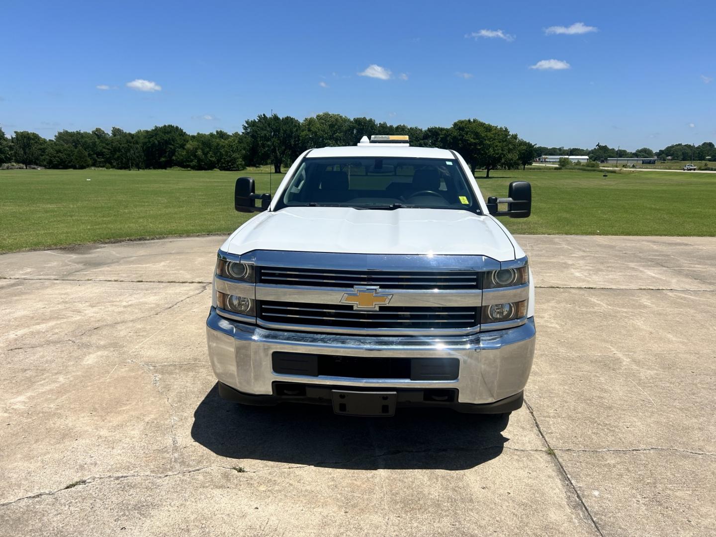 2016 White /GRAY Chevrolet Silverado 2500HD (1GC2CUEG2GZ) with an 6.0L V8 OHV 16V FFV engine, 6A transmission, located at 17760 Hwy 62, Morris, OK, 74445, (918) 733-4887, 35.609104, -95.877060 - 2016 CHEVY SILVERADO 2500 HD 2WD BI-FUEL SYSTEM THAT RUNS ON CNG OR GASOLINE WITH 6.0L V8 ENIGINE. IT FEATURES POWER LOCKS, POWER WINDOWS, MANUAL SEATS, CLOTH INTERIOR, CRUSIE CONTROL, TRACTION CONTROL, AM/FM RADIO, NO BACK SEAT HAS OPEN TOOL BOX, RIDGID PIPE VISE, AND TOOL BED. ONLY 171,531 MILES W- Photo#2