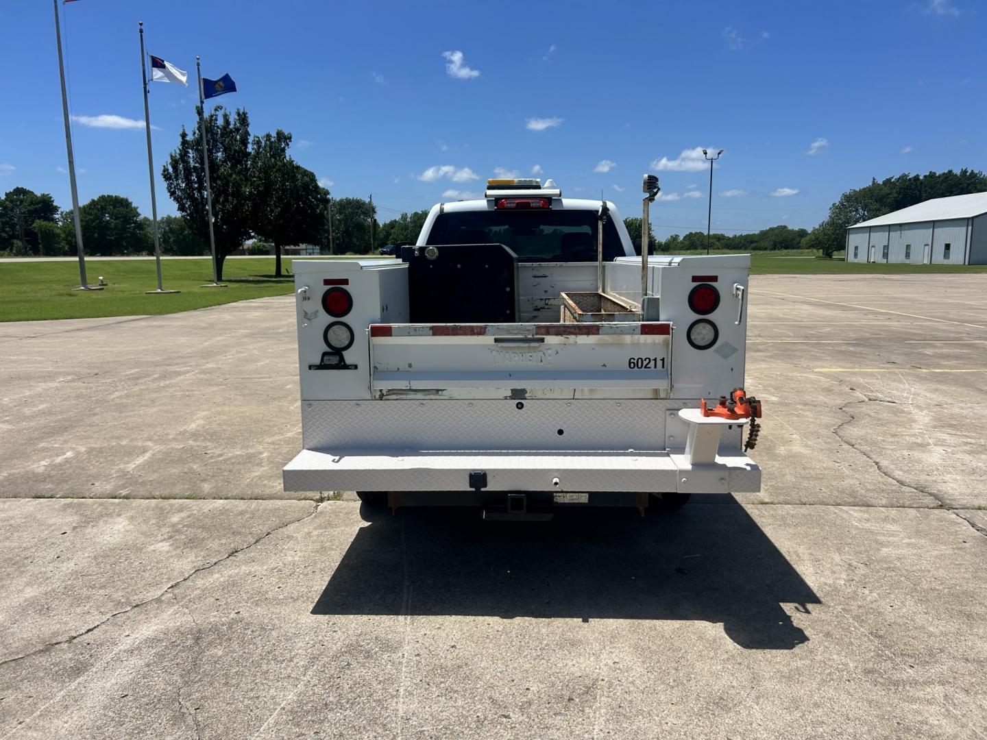 2016 White /GRAY Chevrolet Silverado 2500HD (1GC2CUEG2GZ) with an 6.0L V8 OHV 16V FFV engine, 6A transmission, located at 17760 Hwy 62, Morris, OK, 74445, (918) 733-4887, 35.609104, -95.877060 - 2016 CHEVY SILVERADO 2500 HD 2WD BI-FUEL SYSTEM THAT RUNS ON CNG OR GASOLINE WITH 6.0L V8 ENIGINE. IT FEATURES POWER LOCKS, POWER WINDOWS, MANUAL SEATS, CLOTH INTERIOR, CRUSIE CONTROL, TRACTION CONTROL, AM/FM RADIO, NO BACK SEAT HAS OPEN TOOL BOX, RIDGID PIPE VISE, AND TOOL BED. ONLY 171,531 MILES W- Photo#6