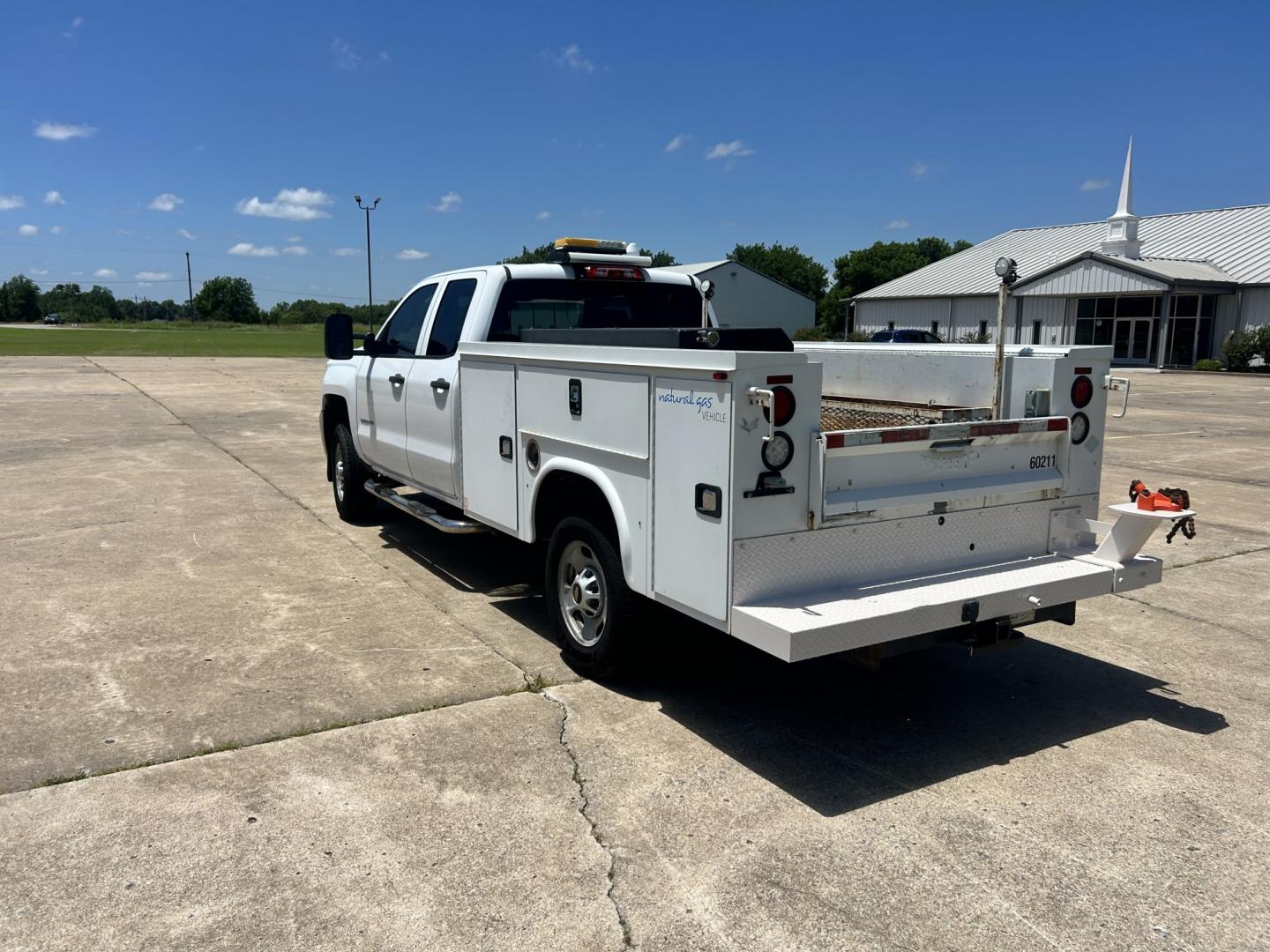2016 White /GRAY Chevrolet Silverado 2500HD (1GC2CUEG2GZ) with an 6.0L V8 OHV 16V FFV engine, 6A transmission, located at 17760 Hwy 62, Morris, OK, 74445, (918) 733-4887, 35.609104, -95.877060 - 2016 CHEVY SILVERADO 2500 HD 2WD BI-FUEL SYSTEM THAT RUNS ON CNG OR GASOLINE WITH 6.0L V8 ENIGINE. IT FEATURES POWER LOCKS, POWER WINDOWS, MANUAL SEATS, CLOTH INTERIOR, CRUSIE CONTROL, TRACTION CONTROL, AM/FM RADIO, NO BACK SEAT HAS OPEN TOOL BOX, RIDGID PIPE VISE, AND TOOL BED. ONLY 171,531 MILES W- Photo#7