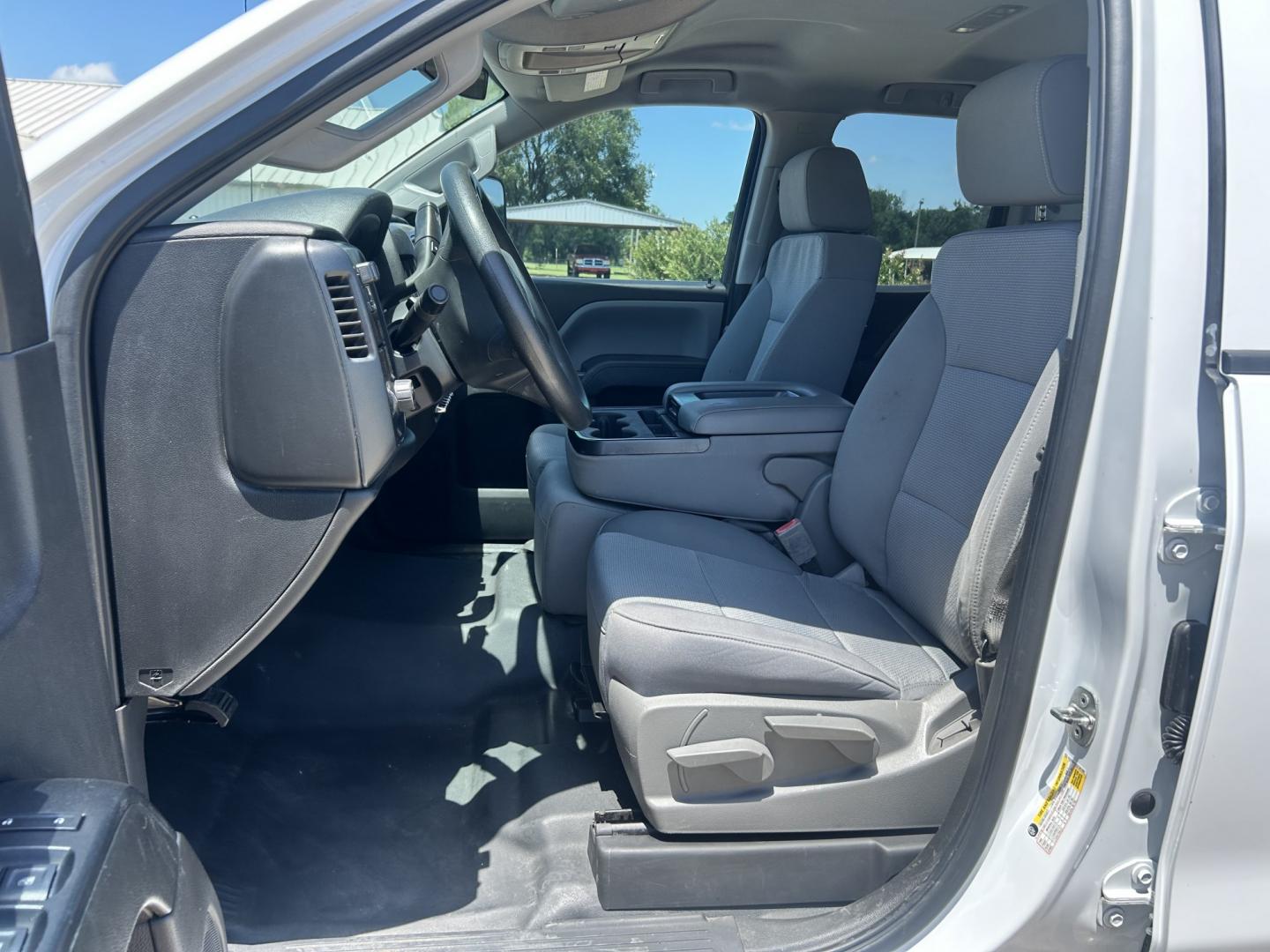 2016 White /GRAY Chevrolet Silverado 2500HD (1GC2CUEG2GZ) with an 6.0L V8 OHV 16V FFV engine, 6A transmission, located at 17760 Hwy 62, Morris, OK, 74445, (918) 733-4887, 35.609104, -95.877060 - 2016 CHEVY SILVERADO 2500 HD 2WD BI-FUEL SYSTEM THAT RUNS ON CNG OR GASOLINE WITH 6.0L V8 ENIGINE. IT FEATURES POWER LOCKS, POWER WINDOWS, MANUAL SEATS, CLOTH INTERIOR, CRUSIE CONTROL, TRACTION CONTROL, AM/FM RADIO, NO BACK SEAT HAS OPEN TOOL BOX, RIDGID PIPE VISE, AND TOOL BED. ONLY 171,531 MILES W- Photo#9