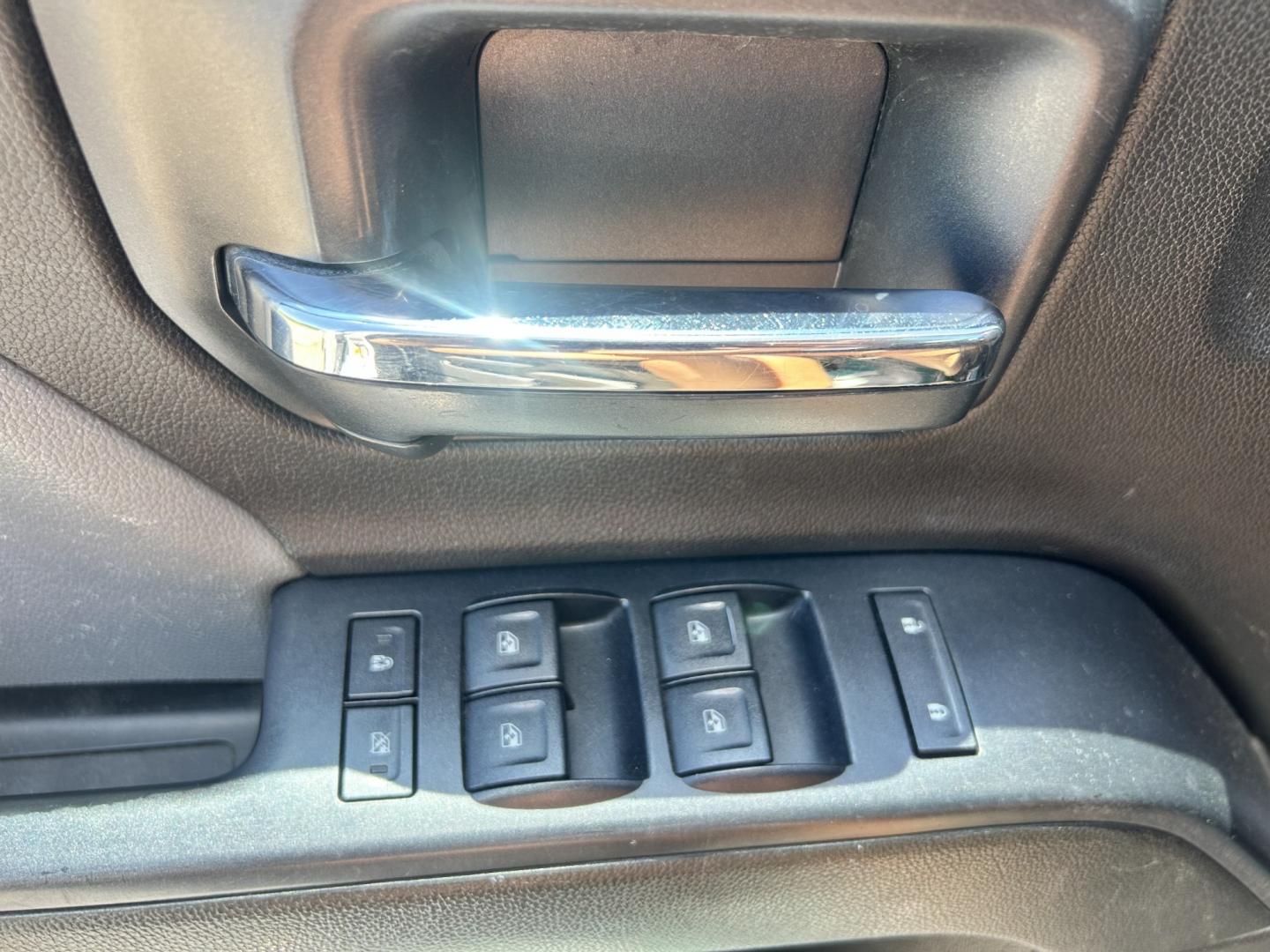 2016 White /GRAY Chevrolet Silverado 2500HD (1GC2CUEG2GZ) with an 6.0L V8 OHV 16V FFV engine, 6A transmission, located at 17760 Hwy 62, Morris, OK, 74445, (918) 733-4887, 35.609104, -95.877060 - 2016 CHEVY SILVERADO 2500 HD 2WD BI-FUEL SYSTEM THAT RUNS ON CNG OR GASOLINE WITH 6.0L V8 ENIGINE. IT FEATURES POWER LOCKS, POWER WINDOWS, MANUAL SEATS, CLOTH INTERIOR, CRUSIE CONTROL, TRACTION CONTROL, AM/FM RADIO, NO BACK SEAT HAS OPEN TOOL BOX, RIDGID PIPE VISE, AND TOOL BED. ONLY 171,531 MILES W- Photo#10