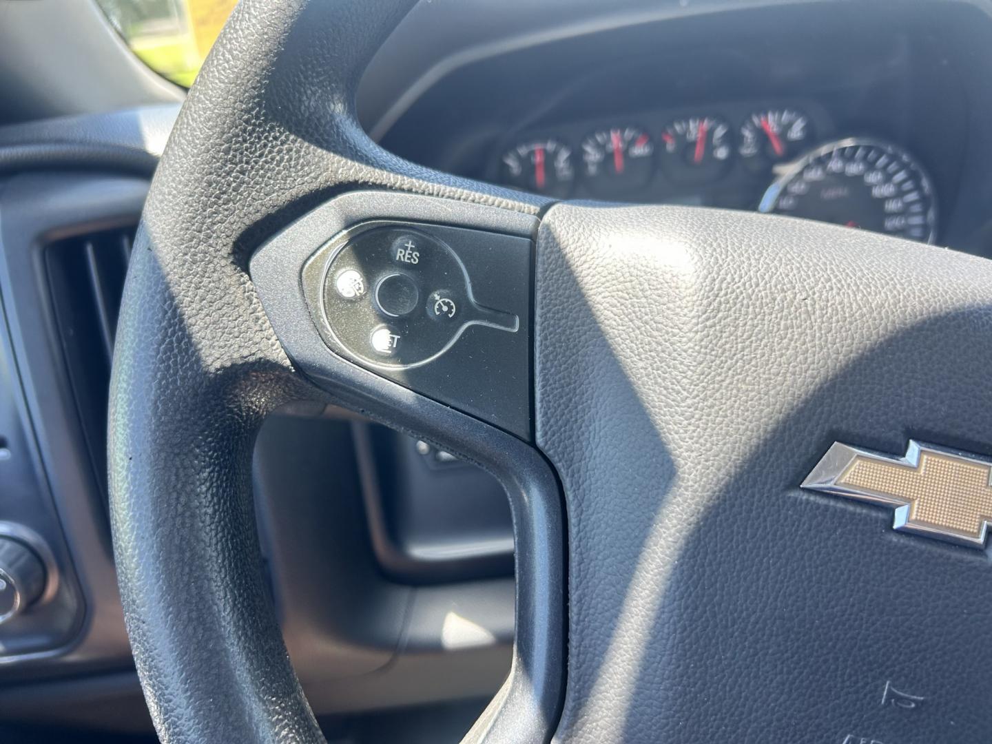 2016 White /GRAY Chevrolet Silverado 2500HD (1GC2CUEG2GZ) with an 6.0L V8 OHV 16V FFV engine, 6A transmission, located at 17760 Hwy 62, Morris, OK, 74445, (918) 733-4887, 35.609104, -95.877060 - 2016 CHEVY SILVERADO 2500 HD 2WD BI-FUEL SYSTEM THAT RUNS ON CNG OR GASOLINE WITH 6.0L V8 ENIGINE. IT FEATURES POWER LOCKS, POWER WINDOWS, MANUAL SEATS, CLOTH INTERIOR, CRUSIE CONTROL, TRACTION CONTROL, AM/FM RADIO, NO BACK SEAT HAS OPEN TOOL BOX, RIDGID PIPE VISE, AND TOOL BED. ONLY 171,531 MILES W- Photo#12
