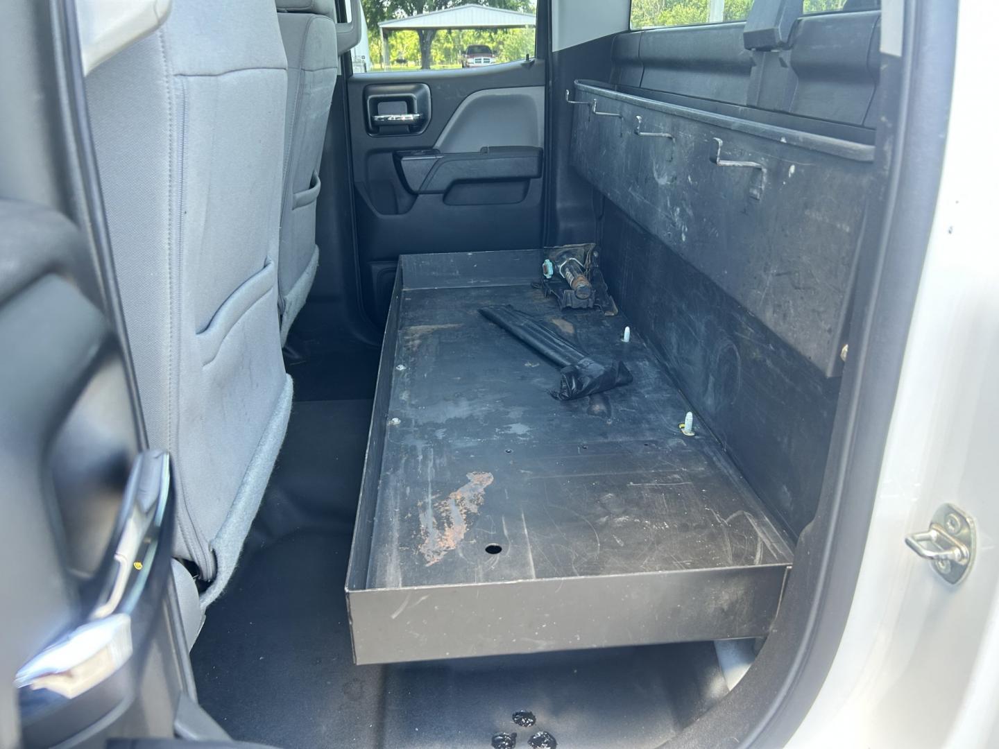 2016 White /GRAY Chevrolet Silverado 2500HD (1GC2CUEG2GZ) with an 6.0L V8 OHV 16V FFV engine, 6A transmission, located at 17760 Hwy 62, Morris, OK, 74445, (918) 733-4887, 35.609104, -95.877060 - 2016 CHEVY SILVERADO 2500 HD 2WD BI-FUEL SYSTEM THAT RUNS ON CNG OR GASOLINE WITH 6.0L V8 ENIGINE. IT FEATURES POWER LOCKS, POWER WINDOWS, MANUAL SEATS, CLOTH INTERIOR, CRUSIE CONTROL, TRACTION CONTROL, AM/FM RADIO, NO BACK SEAT HAS OPEN TOOL BOX, RIDGID PIPE VISE, AND TOOL BED. ONLY 171,531 MILES W- Photo#16
