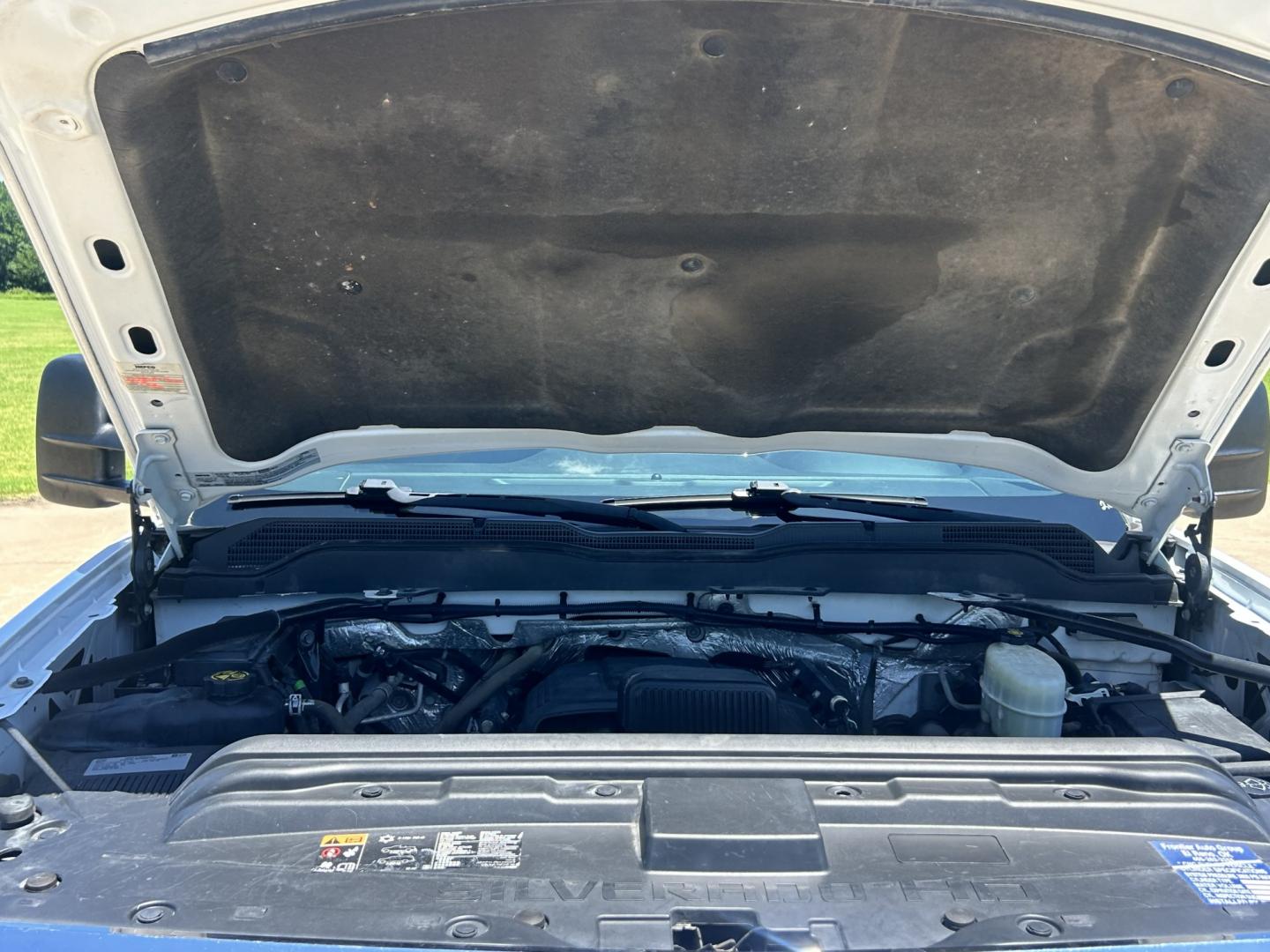 2016 White /GRAY Chevrolet Silverado 2500HD (1GC2CUEG2GZ) with an 6.0L V8 OHV 16V FFV engine, 6A transmission, located at 17760 Hwy 62, Morris, OK, 74445, (918) 733-4887, 35.609104, -95.877060 - 2016 CHEVY SILVERADO 2500 HD 2WD BI-FUEL SYSTEM THAT RUNS ON CNG OR GASOLINE WITH 6.0L V8 ENIGINE. IT FEATURES POWER LOCKS, POWER WINDOWS, MANUAL SEATS, CLOTH INTERIOR, CRUSIE CONTROL, TRACTION CONTROL, AM/FM RADIO, NO BACK SEAT HAS OPEN TOOL BOX, RIDGID PIPE VISE, AND TOOL BED. ONLY 171,531 MILES W- Photo#25