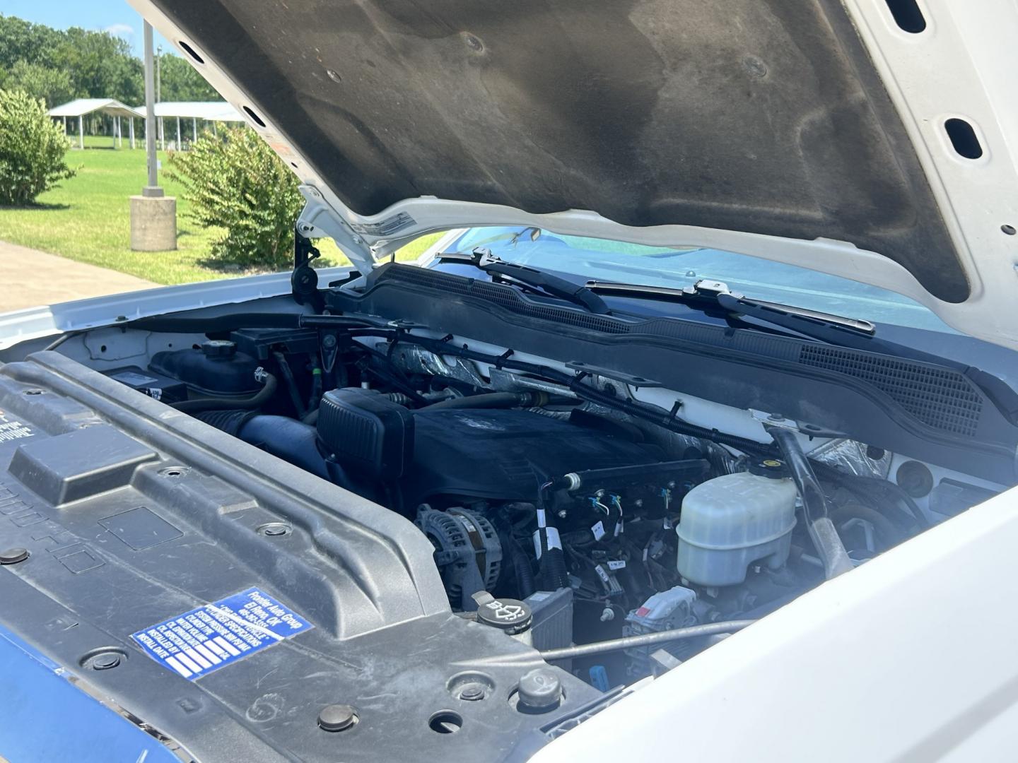 2016 White /GRAY Chevrolet Silverado 2500HD (1GC2CUEG2GZ) with an 6.0L V8 OHV 16V FFV engine, 6A transmission, located at 17760 Hwy 62, Morris, OK, 74445, (918) 733-4887, 35.609104, -95.877060 - 2016 CHEVY SILVERADO 2500 HD 2WD BI-FUEL SYSTEM THAT RUNS ON CNG OR GASOLINE WITH 6.0L V8 ENIGINE. IT FEATURES POWER LOCKS, POWER WINDOWS, MANUAL SEATS, CLOTH INTERIOR, CRUSIE CONTROL, TRACTION CONTROL, AM/FM RADIO, NO BACK SEAT HAS OPEN TOOL BOX, RIDGID PIPE VISE, AND TOOL BED. ONLY 171,531 MILES W- Photo#26