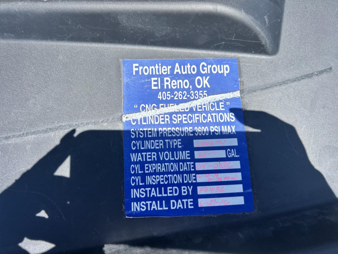 2016 White /GRAY Chevrolet Silverado 2500HD (1GC2CUEG2GZ) with an 6.0L V8 OHV 16V FFV engine, 6A transmission, located at 17760 Hwy 62, Morris, OK, 74445, (918) 733-4887, 35.609104, -95.877060 - 2016 CHEVY SILVERADO 2500 HD 2WD BI-FUEL SYSTEM THAT RUNS ON CNG OR GASOLINE WITH 6.0L V8 ENIGINE. IT FEATURES POWER LOCKS, POWER WINDOWS, MANUAL SEATS, CLOTH INTERIOR, CRUSIE CONTROL, TRACTION CONTROL, AM/FM RADIO, NO BACK SEAT HAS OPEN TOOL BOX, RIDGID PIPE VISE, AND TOOL BED. ONLY 171,531 MILES W- Photo#30