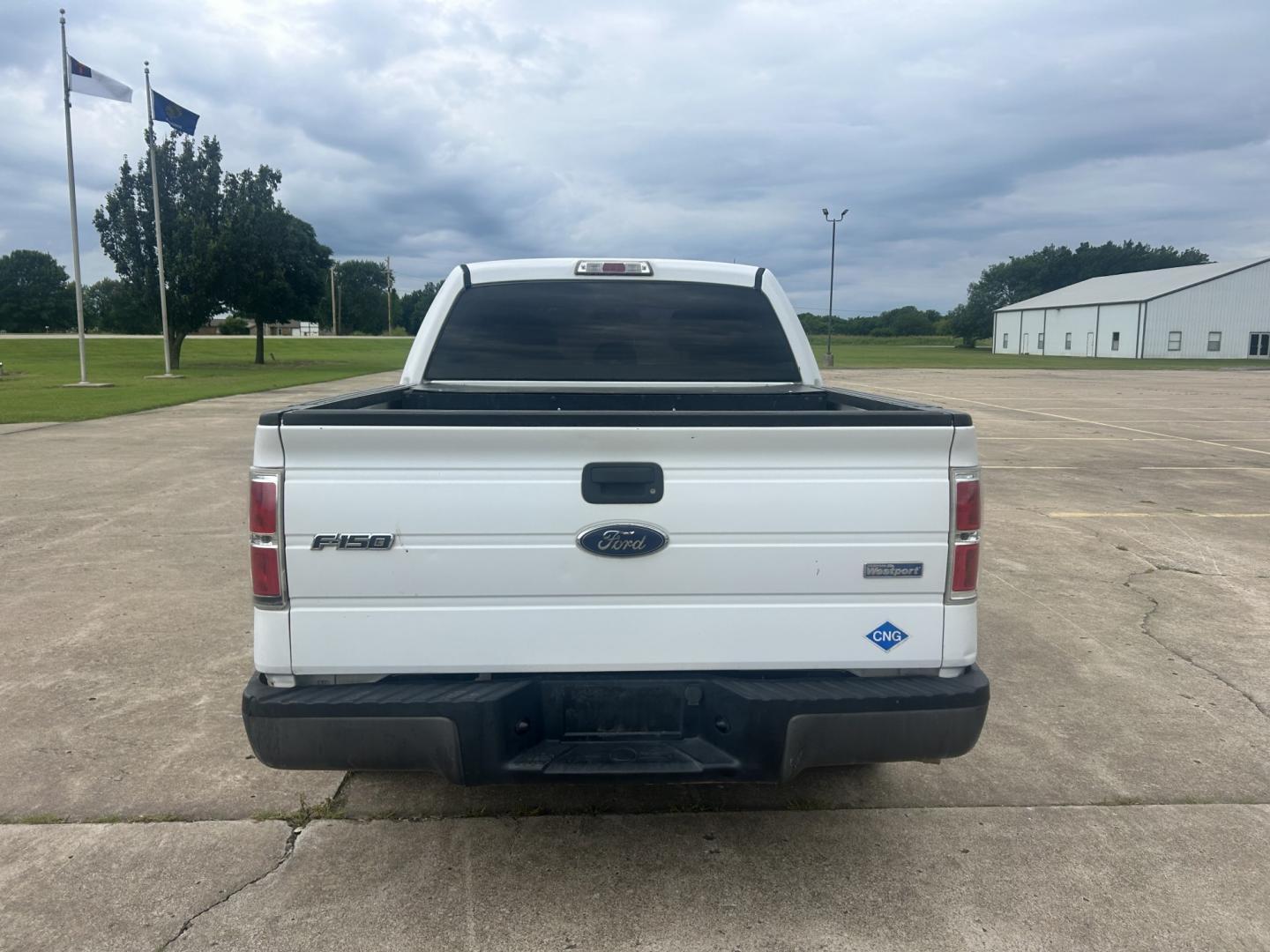 2014 White /GRAY Ford F-150 (1FTEW1CM2EK) with an 3.7L V6 DOHC 24V engine, 6-Speed Automatic transmission, located at 17760 Hwy 62, Morris, OK, 74445, (918) 733-4887, 35.609104, -95.877060 - 2014 FORD F-150 2WD 3.7L V6 DEDICATED CNG ONLY RUNS ON COMPRESSED NATURAL GAS. FEATURES KEYLESS REMOTE ENTRY, VINYL MANUAL SEATS, POWER LOCKS, POWER WINDOWS, AM/FM STEREO, AND TRACTION CONTROL. HAS 137,341 MILES WITH 255/65R17 TIRES. THIS IS A DEDICATED CNG THAT ONLY RUNS ON COMPRESSED NATURAL GAS A- Photo#6