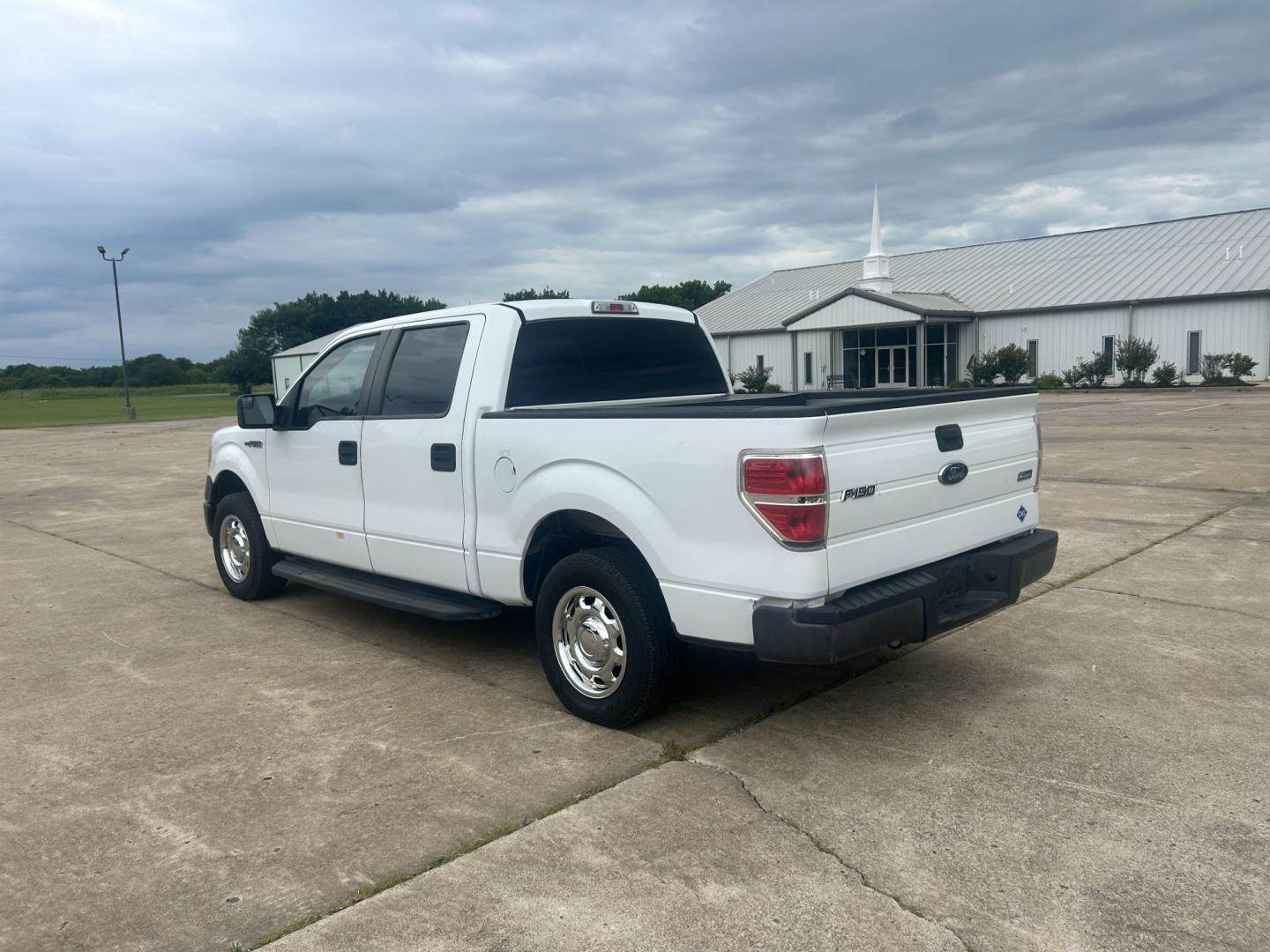 2014 White /GRAY Ford F-150 (1FTEW1CM2EK) with an 3.7L V6 DOHC 24V engine, 6-Speed Automatic transmission, located at 17760 Hwy 62, Morris, OK, 74445, (918) 733-4887, 35.609104, -95.877060 - 2014 FORD F-150 2WD 3.7L V6 DEDICATED CNG ONLY RUNS ON COMPRESSED NATURAL GAS. FEATURES KEYLESS REMOTE ENTRY, VINYL MANUAL SEATS, POWER LOCKS, POWER WINDOWS, AM/FM STEREO, AND TRACTION CONTROL. HAS 137,341 MILES WITH 255/65R17 TIRES. THIS IS A DEDICATED CNG THAT ONLY RUNS ON COMPRESSED NATURAL GAS A- Photo#7