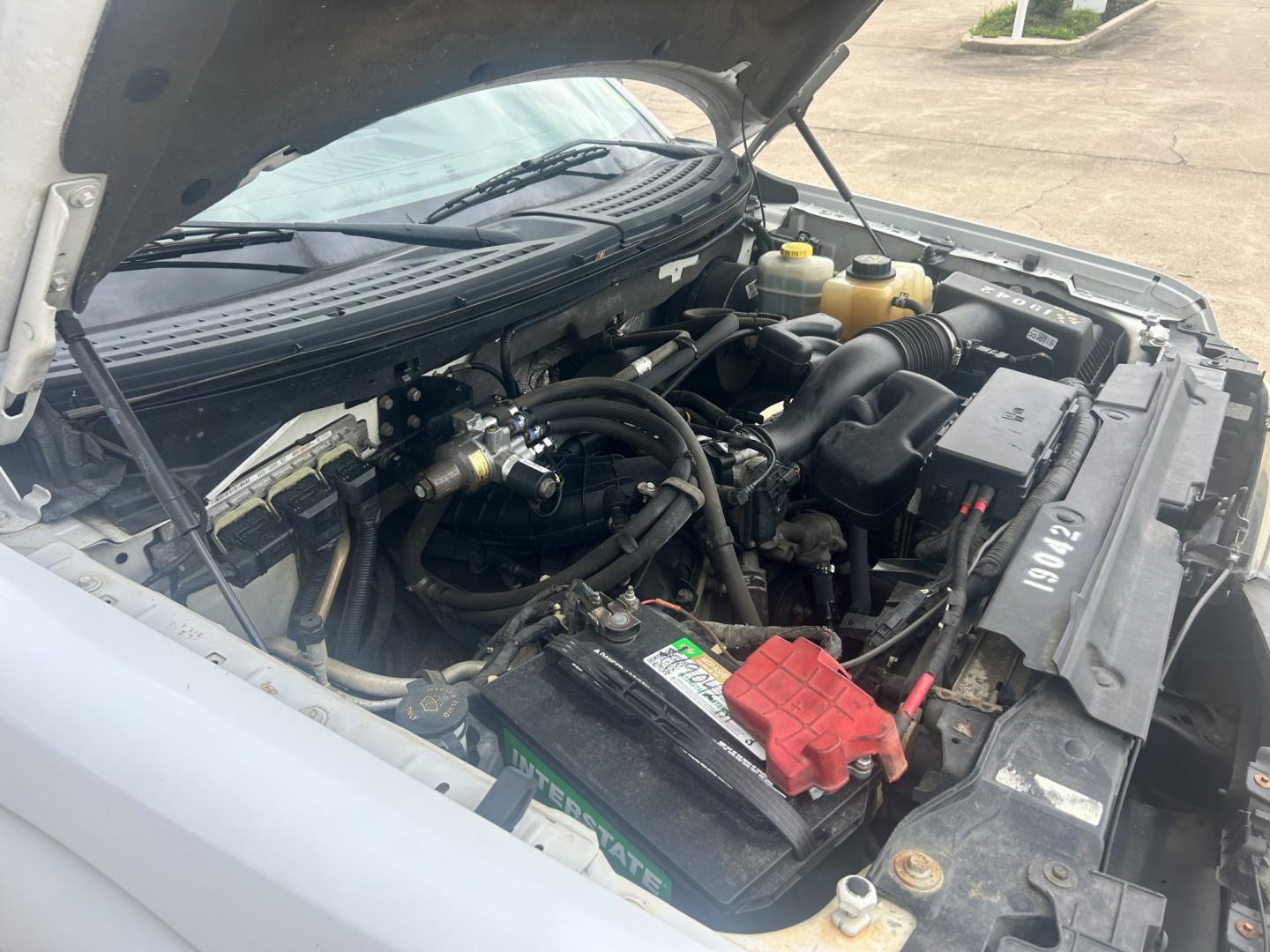 2014 White /GRAY Ford F-150 (1FTEW1CM2EK) with an 3.7L V6 DOHC 24V engine, 6-Speed Automatic transmission, located at 17760 Hwy 62, Morris, OK, 74445, (918) 733-4887, 35.609104, -95.877060 - 2014 FORD F-150 2WD 3.7L V6 DEDICATED CNG ONLY RUNS ON COMPRESSED NATURAL GAS. FEATURES KEYLESS REMOTE ENTRY, VINYL MANUAL SEATS, POWER LOCKS, POWER WINDOWS, AM/FM STEREO, AND TRACTION CONTROL. HAS 137,341 MILES WITH 255/65R17 TIRES. THIS IS A DEDICATED CNG THAT ONLY RUNS ON COMPRESSED NATURAL GAS A- Photo#18
