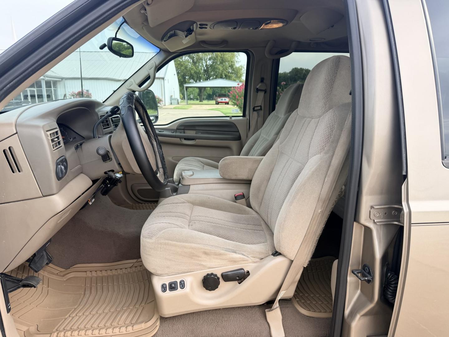 2000 GOLD /TAN Ford Excursion XLT 2WD (1FMNU40SXYE) with an 6.8L V10 SOHC 20V engine, 4A OD transmission, located at 17760 Hwy 62, Morris, OK, 74445, (918) 733-4887, 35.609104, -95.877060 - 2000 FORD EXCURSION 2WD HAS 6.8L V10 ENGINE. FEATURING POWER LOCKS, POWER WINDOWS, POWER SEATS, POWER MIRRORS, CLOTH INTERIOR, AM/FM STEREO, CD PLAYER, CASSETTE PLAYER, REAR CLIMATE CONTROL, CRUISE CONTROL, AND 3RD ROW SEATING. TIRES LT265/75R16 TIRES AND 217,879 MILES. HAS A CLEAN TITLE. WE OFFER- Photo#8