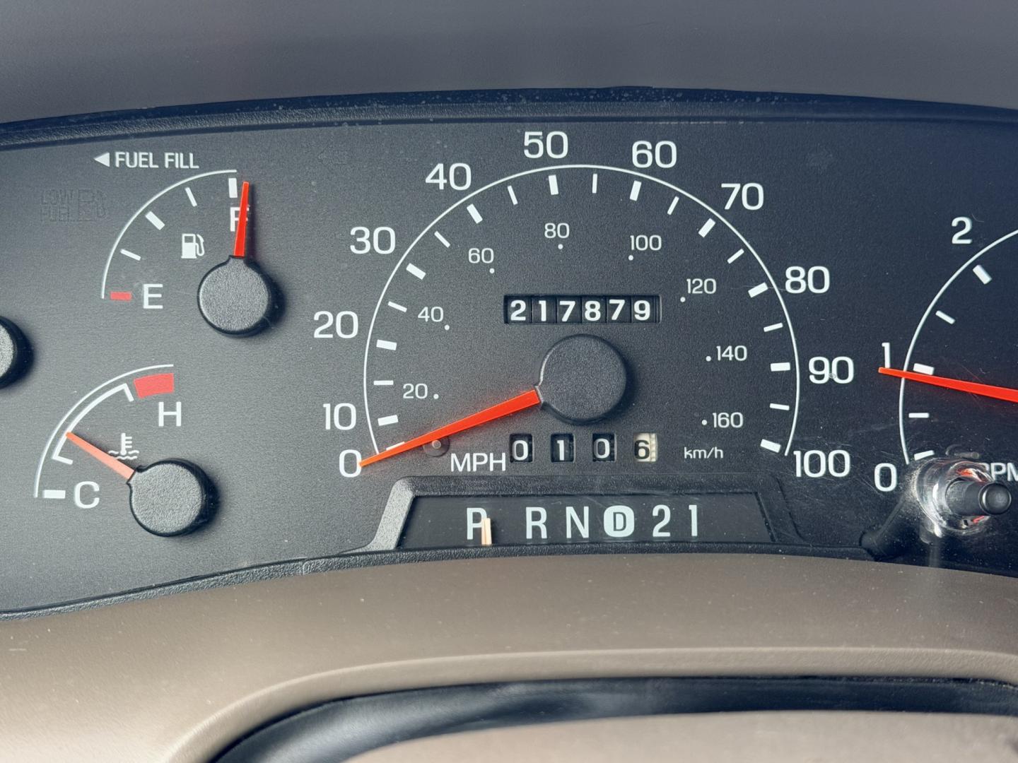 2000 GOLD /TAN Ford Excursion XLT 2WD (1FMNU40SXYE) with an 6.8L V10 SOHC 20V engine, 4A OD transmission, located at 17760 Hwy 62, Morris, OK, 74445, (918) 733-4887, 35.609104, -95.877060 - 2000 FORD EXCURSION 2WD HAS 6.8L V10 ENGINE. FEATURING POWER LOCKS, POWER WINDOWS, POWER SEATS, POWER MIRRORS, CLOTH INTERIOR, AM/FM STEREO, CD PLAYER, CASSETTE PLAYER, REAR CLIMATE CONTROL, CRUISE CONTROL, AND 3RD ROW SEATING. TIRES LT265/75R16 TIRES AND 217,879 MILES. HAS A CLEAN TITLE. WE OFFER- Photo#11