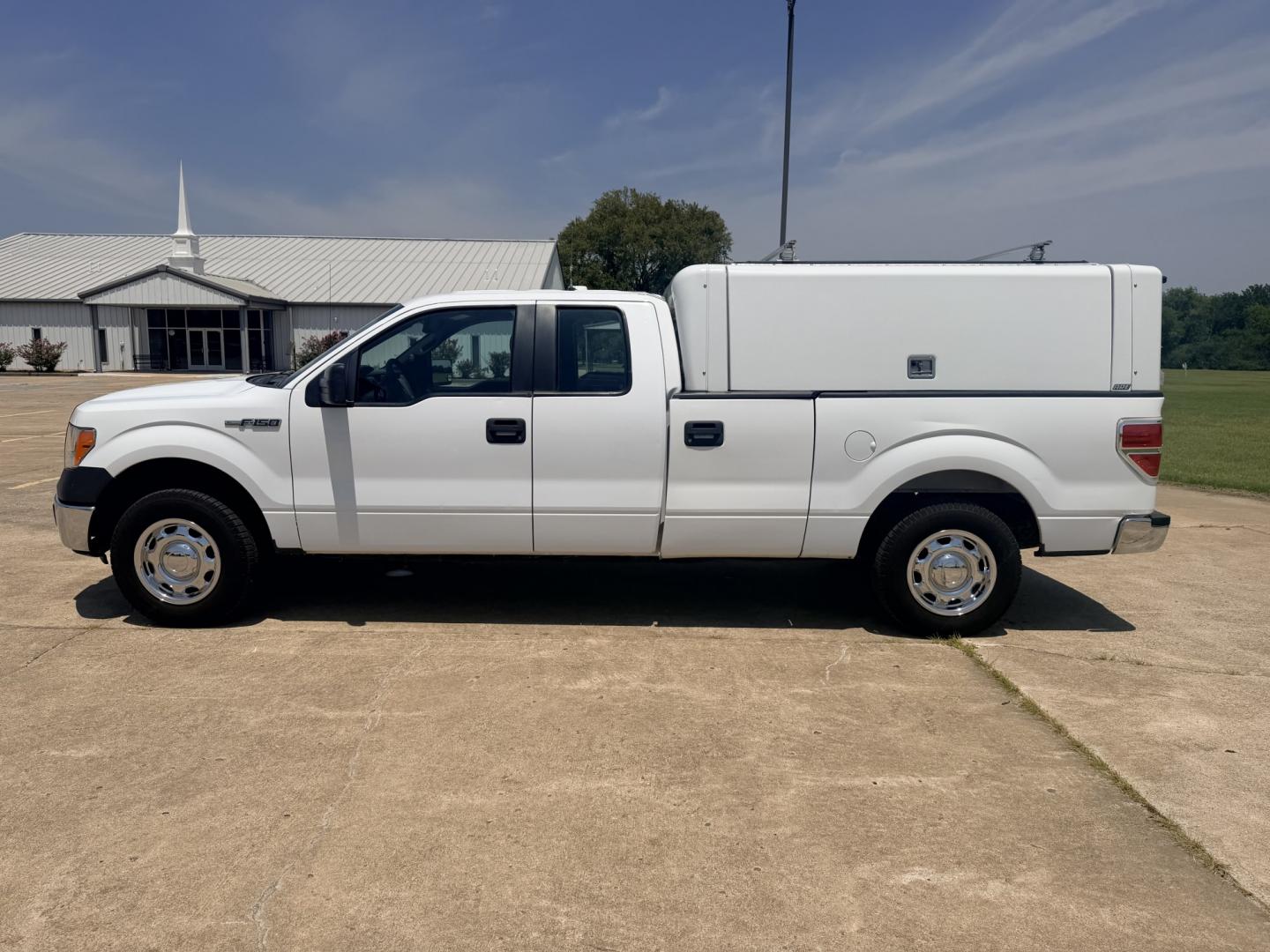 2014 White /Gray Ford F-150 XL (1FTVX1EFXEK) with an 5.0L V8 OHV 16V engine, 6A transmission, located at 17760 Hwy 62, Morris, OK, 74445, (918) 733-4887, 35.609104, -95.877060 - 2014 FORD F-150 4WD HAS THE 5.0L V8 ENIGINE BI-FUEL SYSTEM RUNS ON CNG OR GASOLINE. FEATURES KEYLESS REMOTE ENTRY, CLOTH MANUAL SEATS, POWER LOCKS, POWER WINDOWS, AM/FM STEREO, SIRIUS XM STEREO, CD PLAYER, AUXILLARY PORT, CRUISE CONTROL, TRACTION CONTROL, BACKUP CAMERA, NO BACK SEAT HAS WORK SHELF,- Photo#7