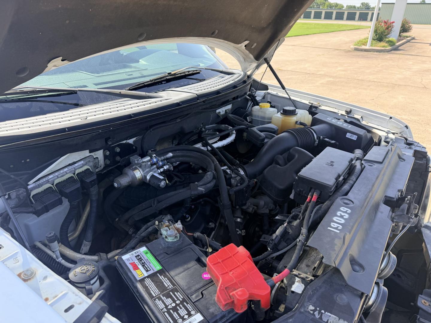 2014 White /GRAY Ford F-150 XL (1FTEW1CM0EK) with an 3.7L V6 DOHC 24V engine, 6A transmission, located at 17760 Hwy 62, Morris, OK, 74445, (918) 733-4887, 35.609104, -95.877060 - 2014 FORD F-150 4WD HAS THE 3.7L V6 ENIGINE. DEDICATED CNG ONLY RUNS ON COMPRESSED NATURAL GAS. FEATURES KEYLESS REMOTE ENTRY, VINYL MANUAL SEATS, POWER LOCKS, POWER WINDOWS, AM/FM STEREO, CRUISE CONTROL, TRACTION CONTROL, AND BEDCOVER. HAS 168,376 MILES WITH 245/75R17 TIRES. ***CLEAN TITLE*** AN- Photo#16