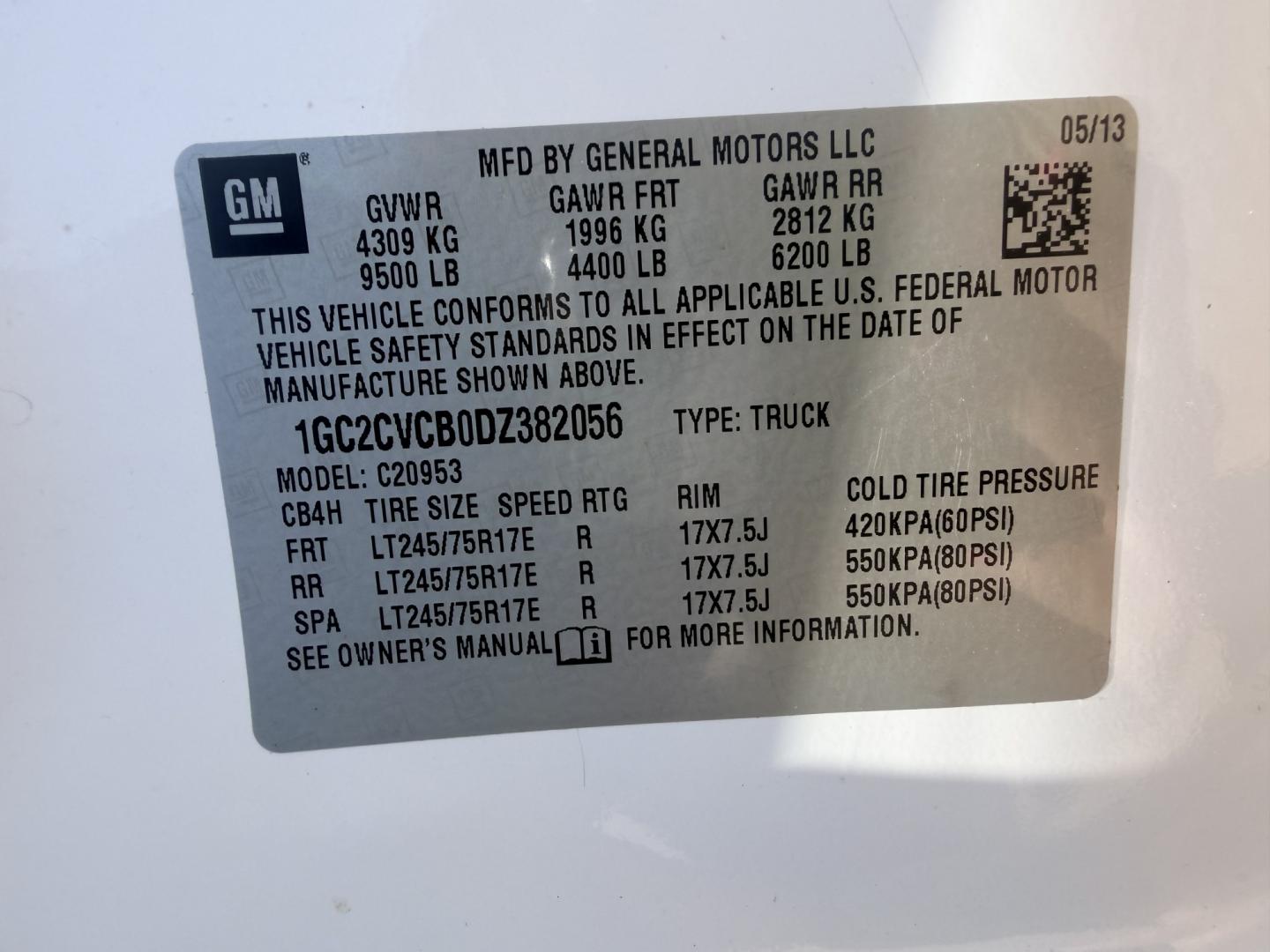 2013 White /BLACK Chevrolet Silverado 2500HD Work Truck Ext. Cab 2WD (1GC2CVCB0DZ) with an 6.0L V8 OHV 16V CNG engine, 6A transmission, located at 17760 Hwy 62, Morris, OK, 74445, (918) 733-4887, 35.609104, -95.877060 - 2013 CHEVY SILVERADO 2500 HD 2WD BI-FUEL SYSTEM RUNS ON CNG OR GASOLINE WITH THE 6.0L V8 ENGINE. IT FEATURES MANUAL SEATS, CLOTH INTERIOR, POWER LOCKS, MANUAL WINDOWS, AM/FM RADIO, CRUSIE CONTROL, TRACTION CONTROL, TAILER BRAKES, SAFETY LIGHT AND BED MATT. ONLY 179,449 MILES WITH FIRESTONE TIRES 245- Photo#29