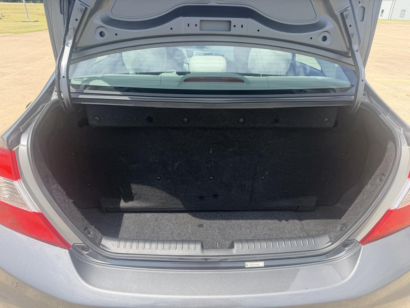 2012 Grey /GRAY Honda Civic CNG (19XFB5F53CE) with an 1.8L L4 SOHC 16V CNG engine, 5-Speed Automatic transmission, located at 17760 Hwy 62, Morris, OK, 74445, (918) 733-4887, 35.609104, -95.877060 - 2012 HONDA CIVIC DEDICATED CNG (RUNS ONLY ON COMPRESSED NATURAL GAS) HAS A 1.8L 4 CYLINDER ENGINE AND IS 2WD. FEATURES MANUAL SEATS, POWER LOCKS, POWER MIRRORS, POWER WINDOWS. HAS AM/FM RADIO, CD PLAYER, AUX PORT, NAVIGATION, CRUISE CONTROL, MULTI-FUNCTION STEERING WHEEL CONTROL, HANDS FREE CALLING- Photo#15