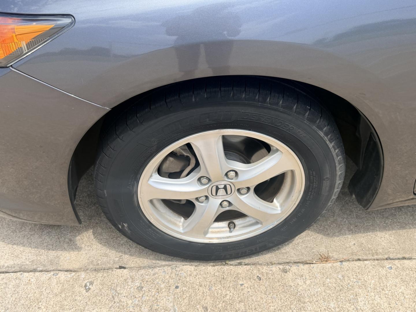 2012 Grey /GRAY Honda Civic CNG (19XFB5F53CE) with an 1.8L L4 SOHC 16V CNG engine, 5-Speed Automatic transmission, located at 17760 Hwy 62, Morris, OK, 74445, (918) 733-4887, 35.609104, -95.877060 - 2012 HONDA CIVIC DEDICATED CNG (RUNS ONLY ON COMPRESSED NATURAL GAS) HAS A 1.8L 4 CYLINDER ENGINE AND IS 2WD. FEATURES MANUAL SEATS, POWER LOCKS, POWER MIRRORS, POWER WINDOWS. HAS AM/FM RADIO, CD PLAYER, AUX PORT, NAVIGATION, CRUISE CONTROL, MULTI-FUNCTION STEERING WHEEL CONTROL, HANDS FREE CALLING- Photo#22