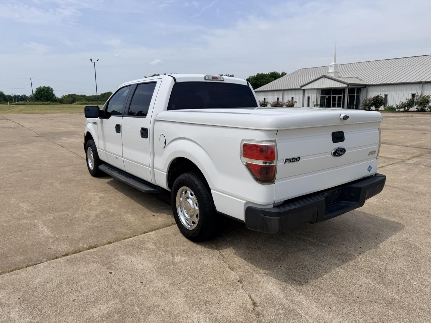 2014 White /Gray Ford F-150 XL (1FTEW1CM2EK) with an 3.7L V6 DOHC 24V engine, 6A transmission, located at 17760 Hwy 62, Morris, OK, 74445, (918) 733-4887, 35.609104, -95.877060 - 2014 FORD F-150 4WD HAS THE 3.7L V6 ENIGINE. DEDICATED CNG ONLY RUNS ON COMPRESSED NATURAL GAS. FEATURES KEYLESS REMOTE ENTRY, VINYL MANUAL SEATS, POWER LOCKS, POWER WINDOWS, AM/FM STEREO, CRUISE CONTROL, TRACTION CONTROL, AND BEDCOVER. HAS 145,653 MILES WITH 255/65R17 TIRES. ***CLEAN TITLE*** AND- Photo#6