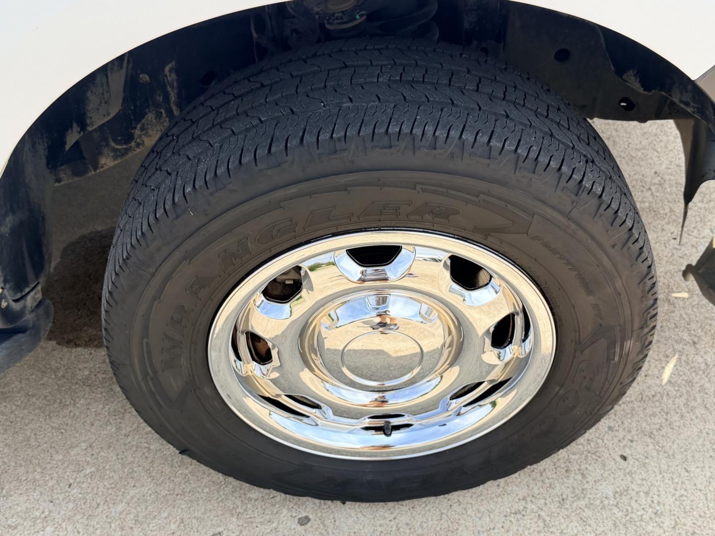 2014 White /Gray Ford F-150 XL (1FTEW1CM2EK) with an 3.7L V6 DOHC 24V engine, 6A transmission, located at 17760 Hwy 62, Morris, OK, 74445, (918) 733-4887, 35.609104, -95.877060 - 2014 FORD F-150 4WD HAS THE 3.7L V6 ENIGINE. DEDICATED CNG ONLY RUNS ON COMPRESSED NATURAL GAS. FEATURES KEYLESS REMOTE ENTRY, VINYL MANUAL SEATS, POWER LOCKS, POWER WINDOWS, AM/FM STEREO, CRUISE CONTROL, TRACTION CONTROL, AND BEDCOVER. HAS 145,653 MILES WITH 255/65R17 TIRES. ***CLEAN TITLE*** AND- Photo#22