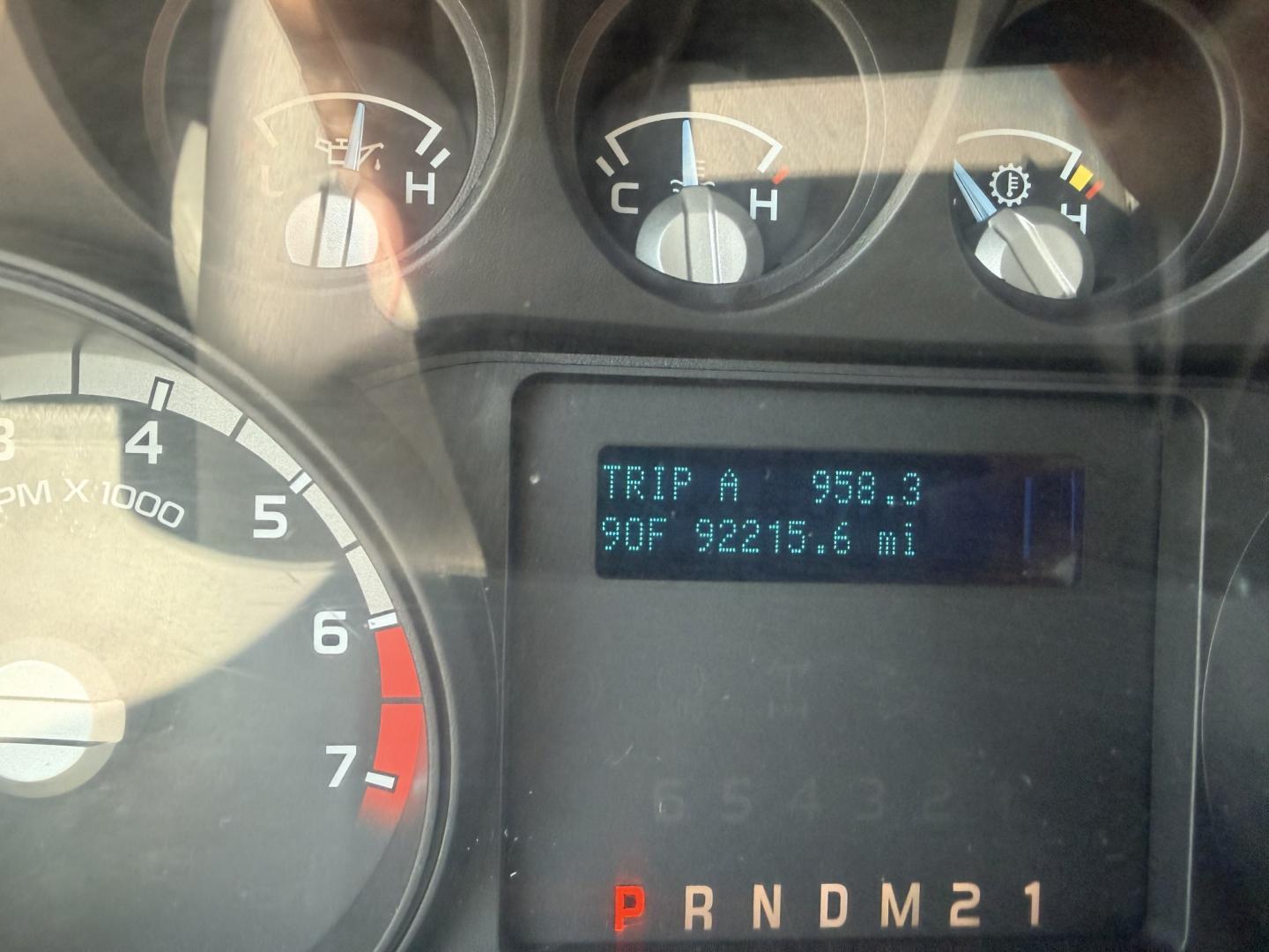 2013 White /GRAY Ford F-350 SD (1FDRF3A66DE) with an 6.2L V8 OHV 16V engine, 6A transmission, located at 17760 Hwy 62, Morris, OK, 74445, (918) 733-4887, 35.609104, -95.877060 - 2013 FORD F-350 6.2 V8 RWD DEDICATED CNG ONLY RUNS ON COMPRESSED NATURAL GAS AND DOES NOT RUN ON GASOLINE. FEATURES MANUAL SEATS, MANUAL LOCKS, MANUAL WINDOWS, MANUAL MIRRORS, AM/FM STEREO, VINYL SEATS, CRUISE CONTROL, TRACTION CONTROL, POWER CONVERTER, GASOLINE CUMMINGS GENERATOR, EASY LOAD LADDER- Photo#12
