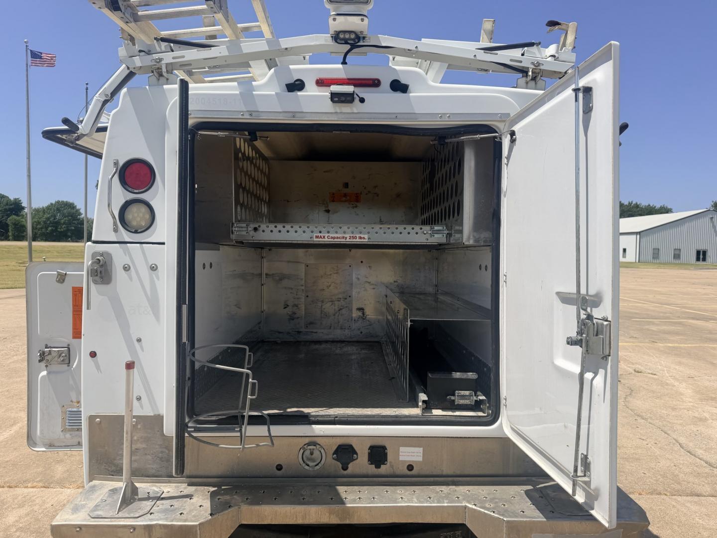 2013 White /GRAY Ford F-350 SD (1FDRF3A66DE) with an 6.2L V8 OHV 16V engine, 6A transmission, located at 17760 Hwy 62, Morris, OK, 74445, (918) 733-4887, 35.609104, -95.877060 - 2013 FORD F-350 6.2 V8 RWD DEDICATED CNG ONLY RUNS ON COMPRESSED NATURAL GAS AND DOES NOT RUN ON GASOLINE. FEATURES MANUAL SEATS, MANUAL LOCKS, MANUAL WINDOWS, MANUAL MIRRORS, AM/FM STEREO, VINYL SEATS, CRUISE CONTROL, TRACTION CONTROL, POWER CONVERTER, GASOLINE CUMMINGS GENERATOR, EASY LOAD LADDER- Photo#21