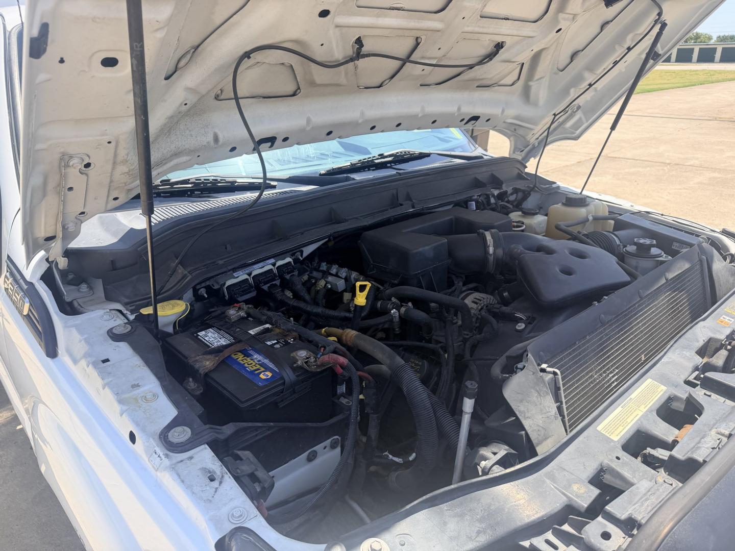 2013 White /GRAY Ford F-350 SD (1FDRF3A66DE) with an 6.2L V8 OHV 16V engine, 6A transmission, located at 17760 Hwy 62, Morris, OK, 74445, (918) 733-4887, 35.609104, -95.877060 - 2013 FORD F-350 6.2 V8 RWD DEDICATED CNG ONLY RUNS ON COMPRESSED NATURAL GAS AND DOES NOT RUN ON GASOLINE. FEATURES MANUAL SEATS, MANUAL LOCKS, MANUAL WINDOWS, MANUAL MIRRORS, AM/FM STEREO, VINYL SEATS, CRUISE CONTROL, TRACTION CONTROL, POWER CONVERTER, GASOLINE CUMMINGS GENERATOR, EASY LOAD LADDER- Photo#27