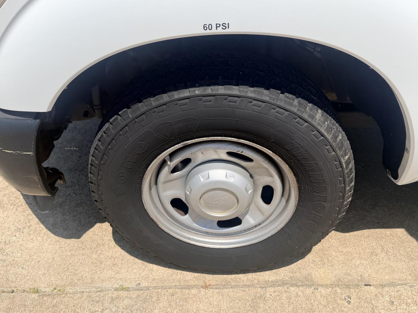 2013 White /GRAY Ford F-350 SD (1FDRF3A66DE) with an 6.2L V8 OHV 16V engine, 6A transmission, located at 17760 Hwy 62, Morris, OK, 74445, (918) 733-4887, 35.609104, -95.877060 - 2013 FORD F-350 6.2 V8 RWD DEDICATED CNG ONLY RUNS ON COMPRESSED NATURAL GAS AND DOES NOT RUN ON GASOLINE. FEATURES MANUAL SEATS, MANUAL LOCKS, MANUAL WINDOWS, MANUAL MIRRORS, AM/FM STEREO, VINYL SEATS, CRUISE CONTROL, TRACTION CONTROL, POWER CONVERTER, GASOLINE CUMMINGS GENERATOR, EASY LOAD LADDER- Photo#29