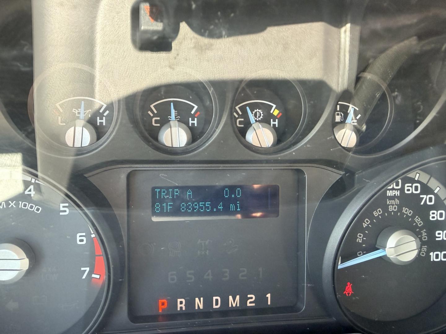 2013 White /GRAY Ford F-350 SD (1FDRF3A60DE) with an 6.2L V8 OHV 16V engine, 6A transmission, located at 17760 Hwy 62, Morris, OK, 74445, (918) 733-4887, 35.609104, -95.877060 - 2013 FORD F-350 6.2L V8 2WD DEDICATED CNG ONLY RUNS ON COMPRESSED NATURAL GAS AND DOES NOT RUN ON GASOLINE. FEATURES MANUAL SEATS, MANUAL LOCKS, MANUAL WINDOWS, MANUAL MIRRORS, AM/FM STEREO, VINYL SEATS, CRUISE CONTROL, TRACTION CONTROL, POWER CONVERTER, EASY LOAD LADDER RACK, BACK UP CAMERA,AND L- Photo#10
