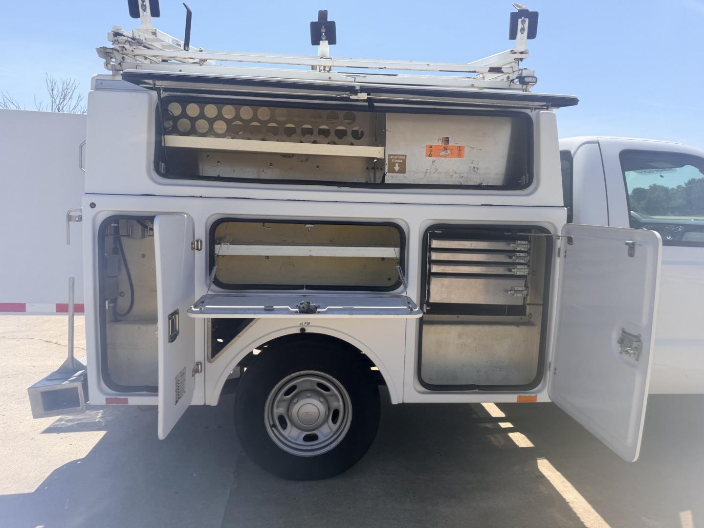 2013 White /GRAY Ford F-350 SD (1FDRF3A60DE) with an 6.2L V8 OHV 16V engine, 6A transmission, located at 17760 Hwy 62, Morris, OK, 74445, (918) 733-4887, 35.609104, -95.877060 - 2013 FORD F-350 6.2L V8 2WD DEDICATED CNG ONLY RUNS ON COMPRESSED NATURAL GAS AND DOES NOT RUN ON GASOLINE. FEATURES MANUAL SEATS, MANUAL LOCKS, MANUAL WINDOWS, MANUAL MIRRORS, AM/FM STEREO, VINYL SEATS, CRUISE CONTROL, TRACTION CONTROL, POWER CONVERTER, EASY LOAD LADDER RACK, BACK UP CAMERA,AND L- Photo#18